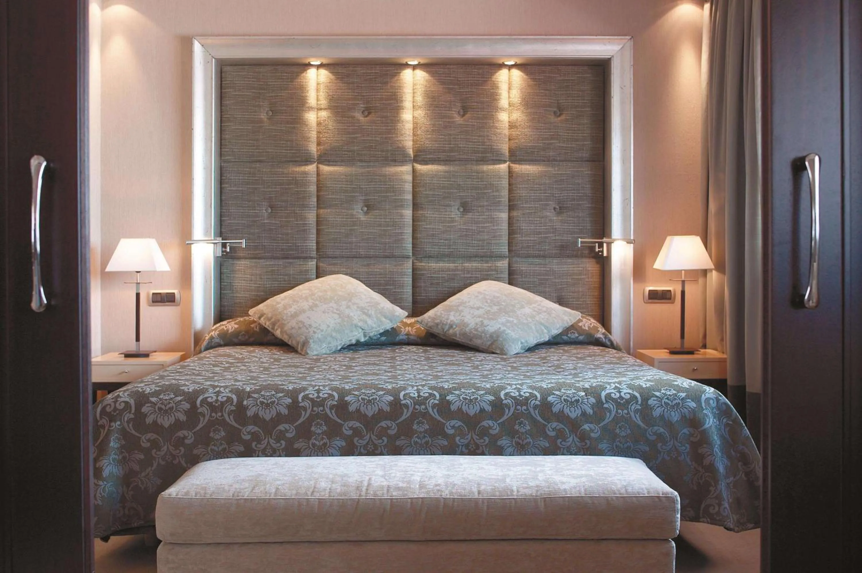 Bedroom, Bed in NH Collection A Coruña Finisterre