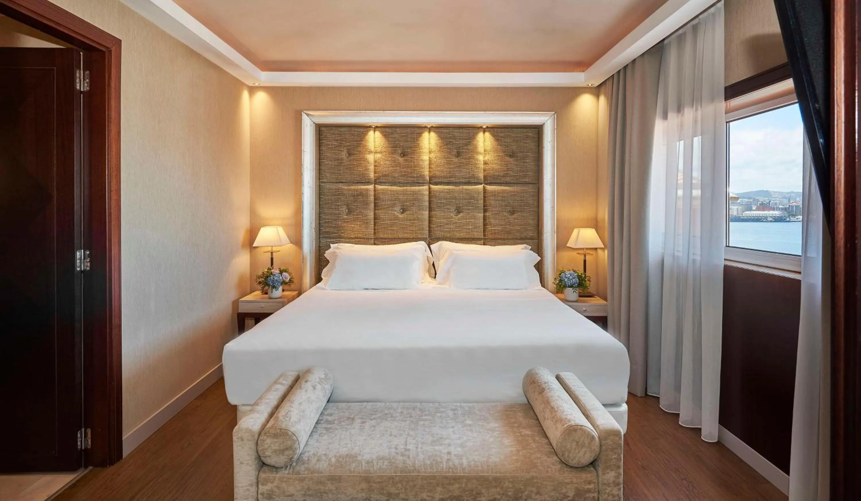 Photo of the whole room, Bed in NH Collection A Coruña Finisterre