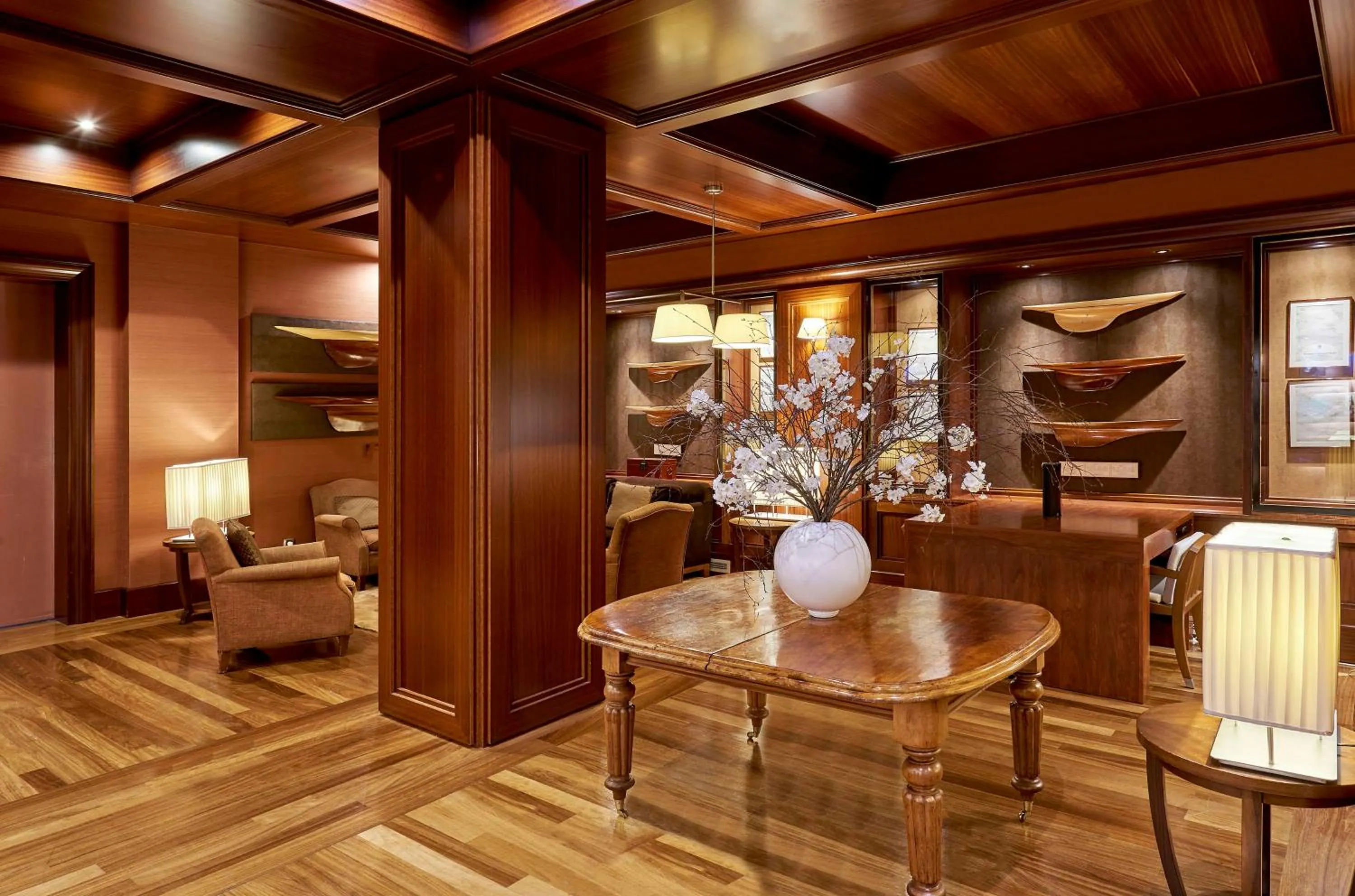 Lobby or reception in NH Collection A Coruña Finisterre