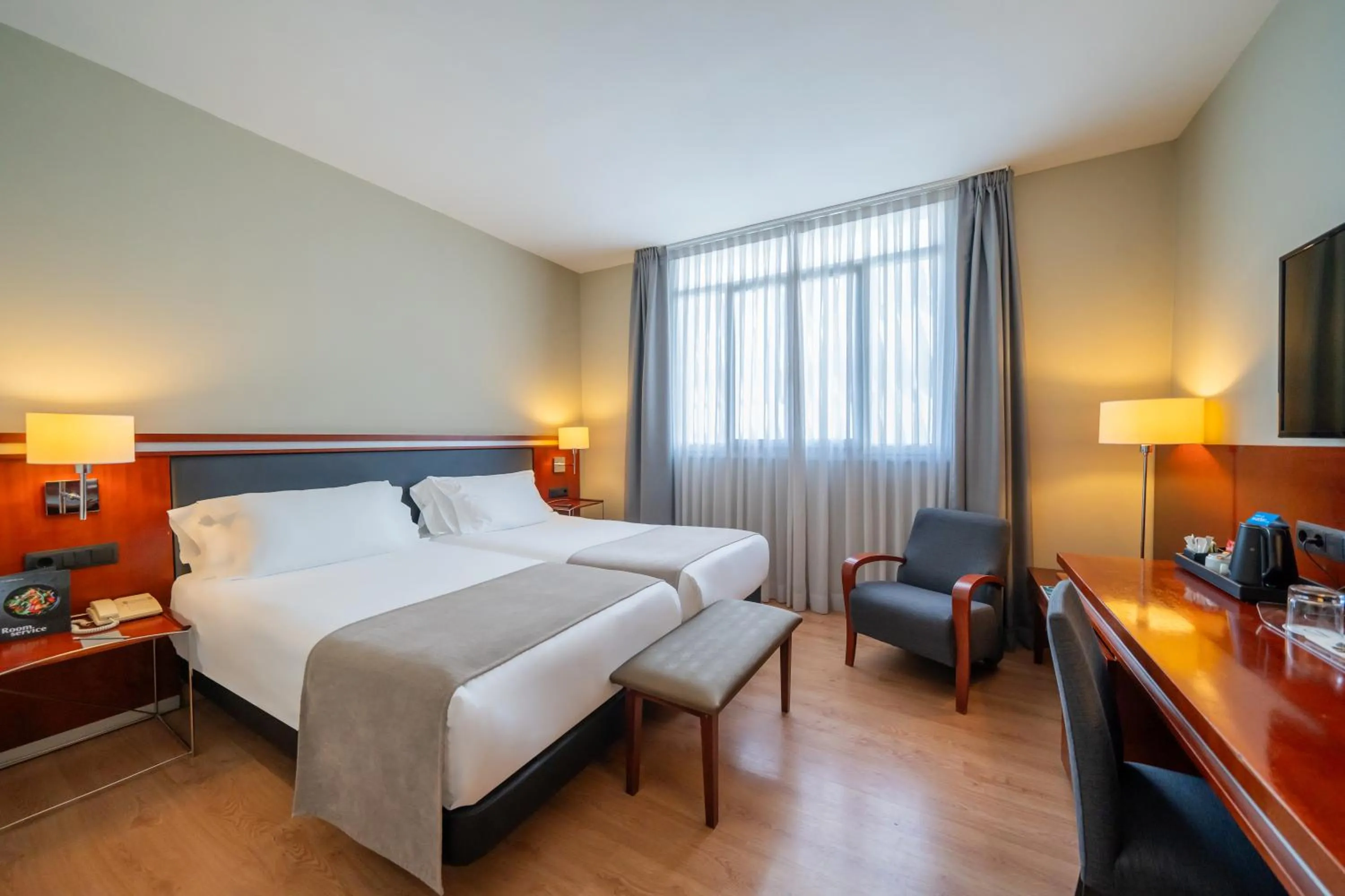 Bedroom, Bed in Abba Euskalduna Hotel