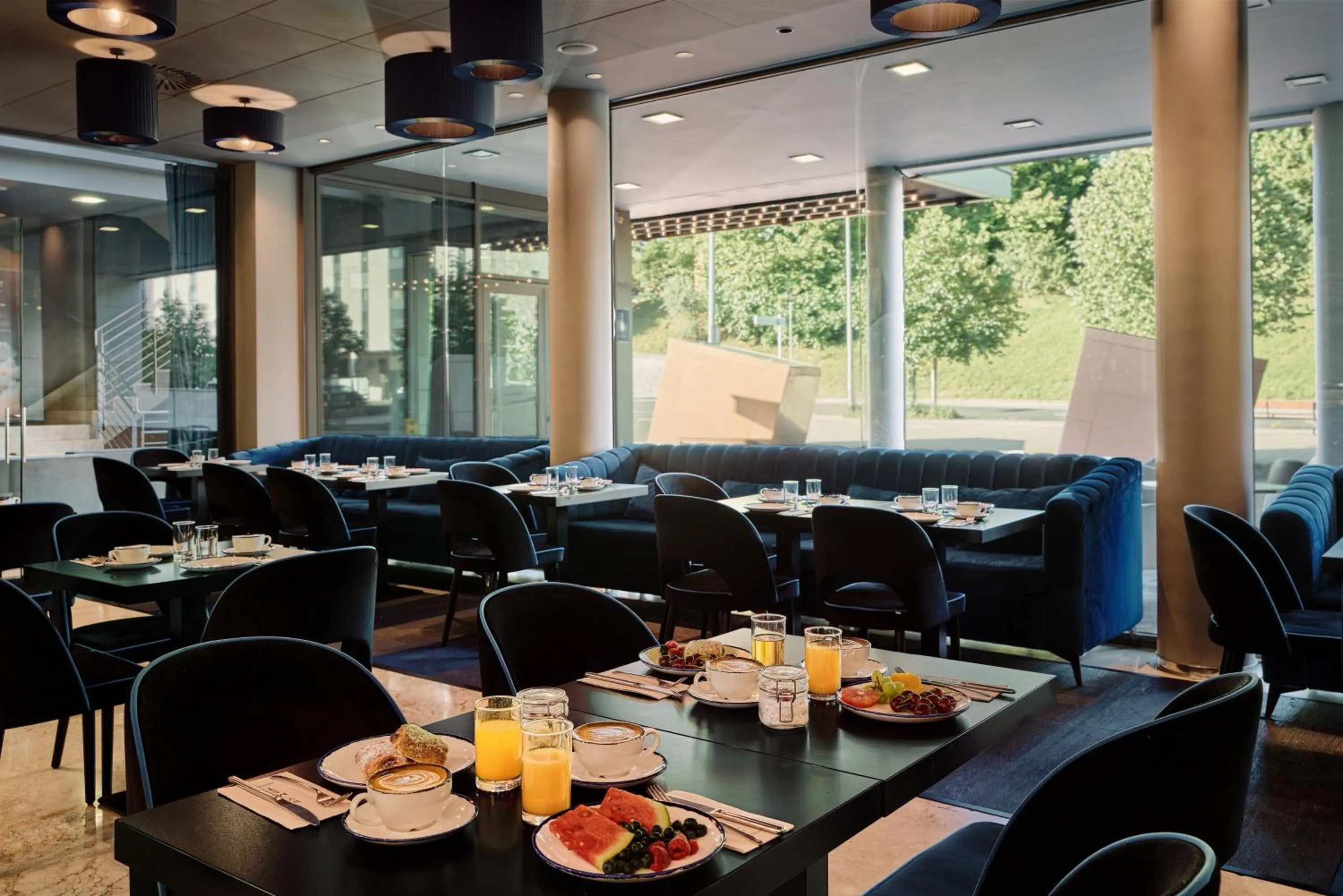 Breakfast in Hotel Antik San Sebastián