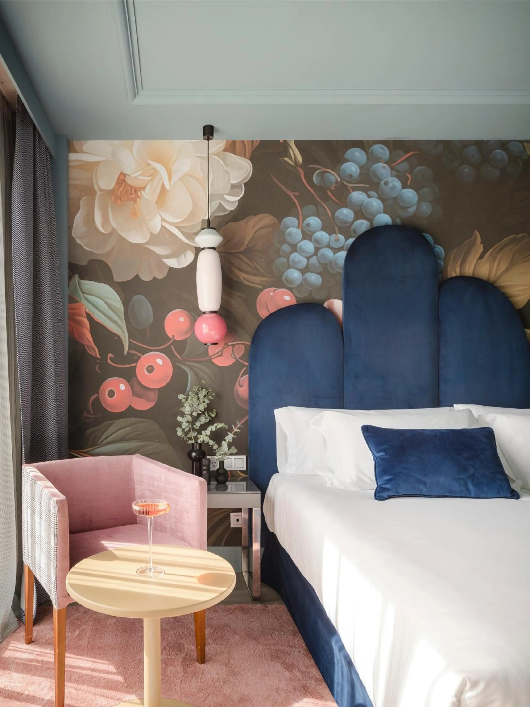 Bedroom, Bed in Hotel Antik San Sebastián