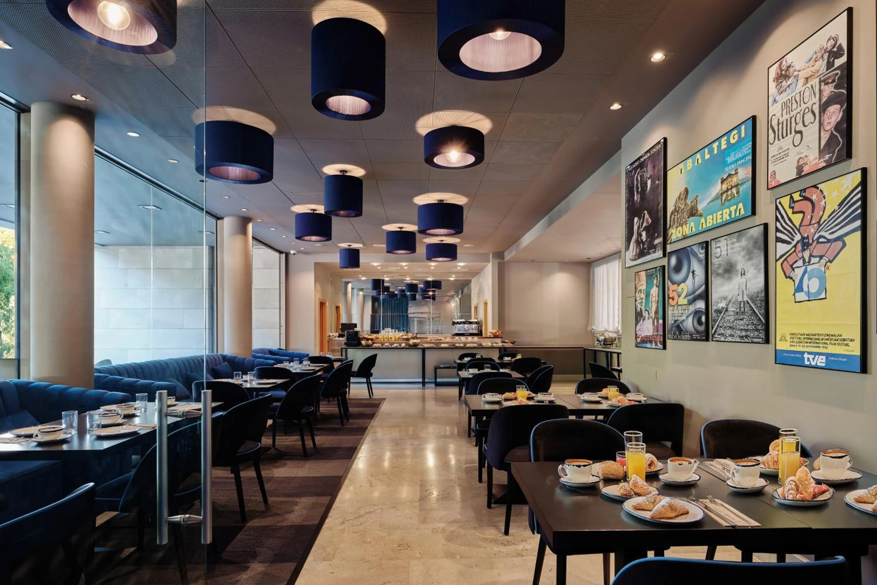 Lounge or bar in Hotel Antik San Sebastián