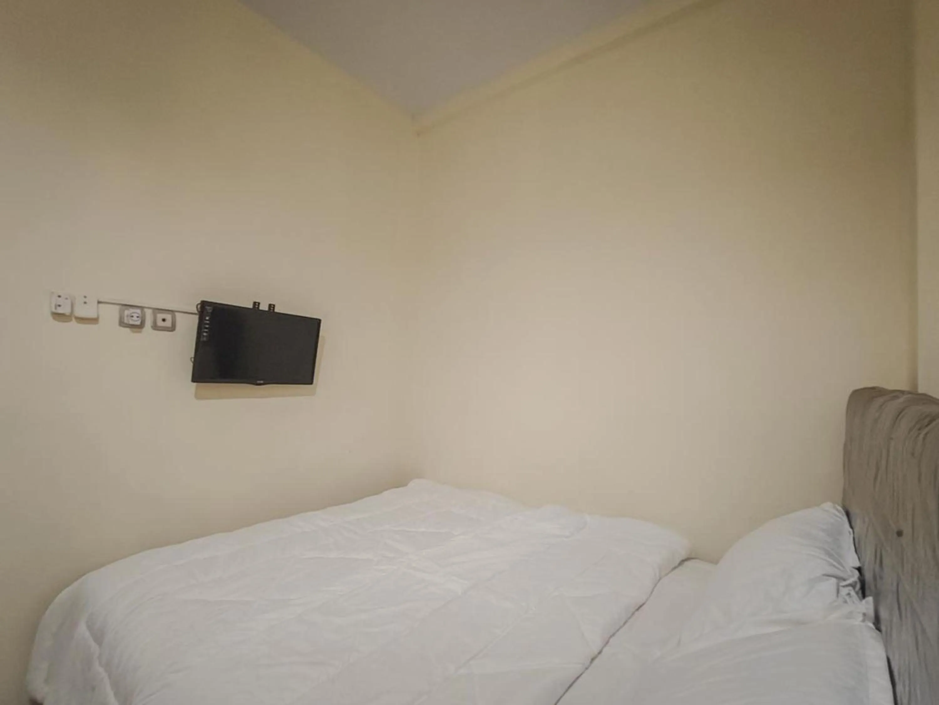 TV and multimedia, Bed in KoolKost @ Gatot Subroto Timur Denpasar
