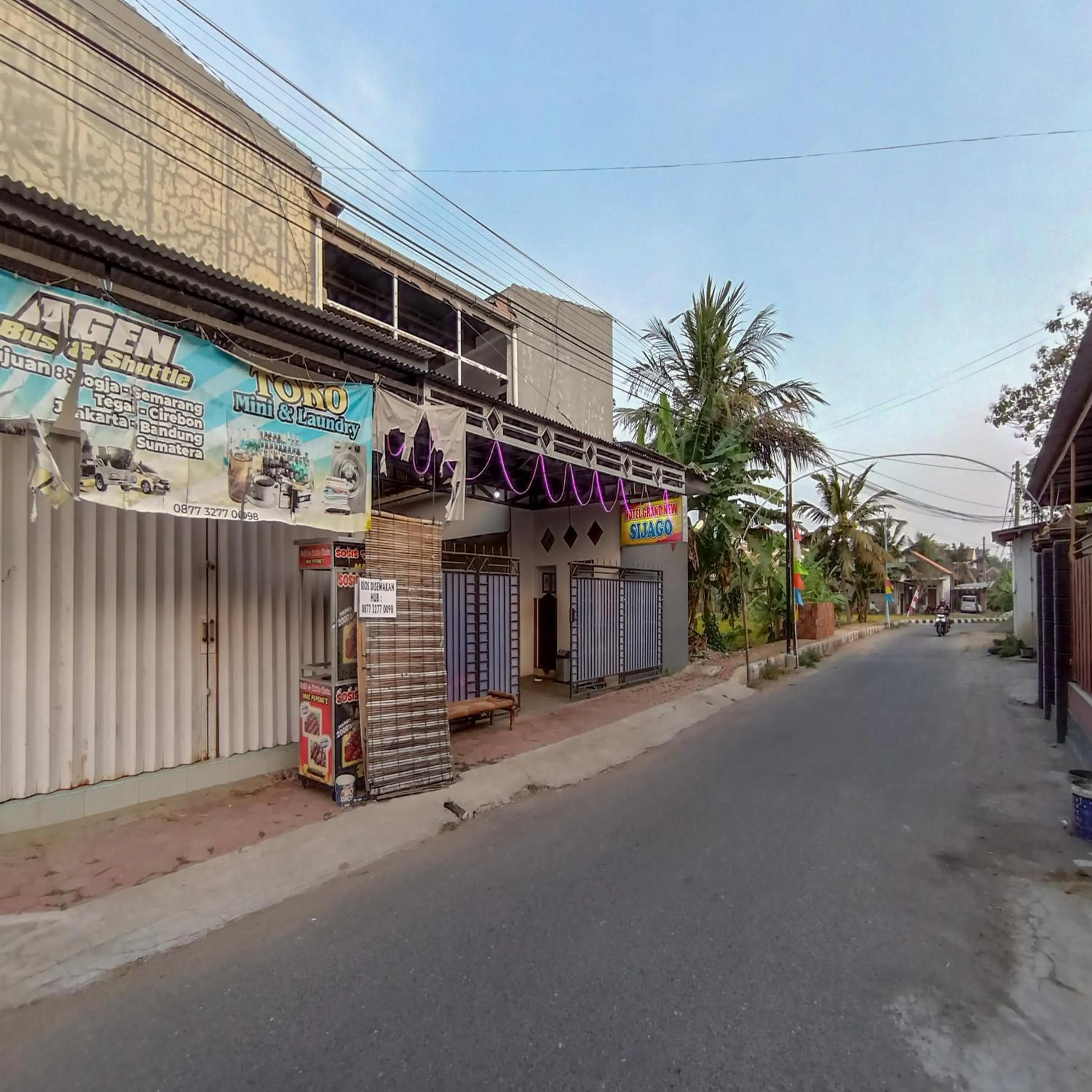 Facade/entrance in Hotel Grand New Si Jago Mitra RedDoorz