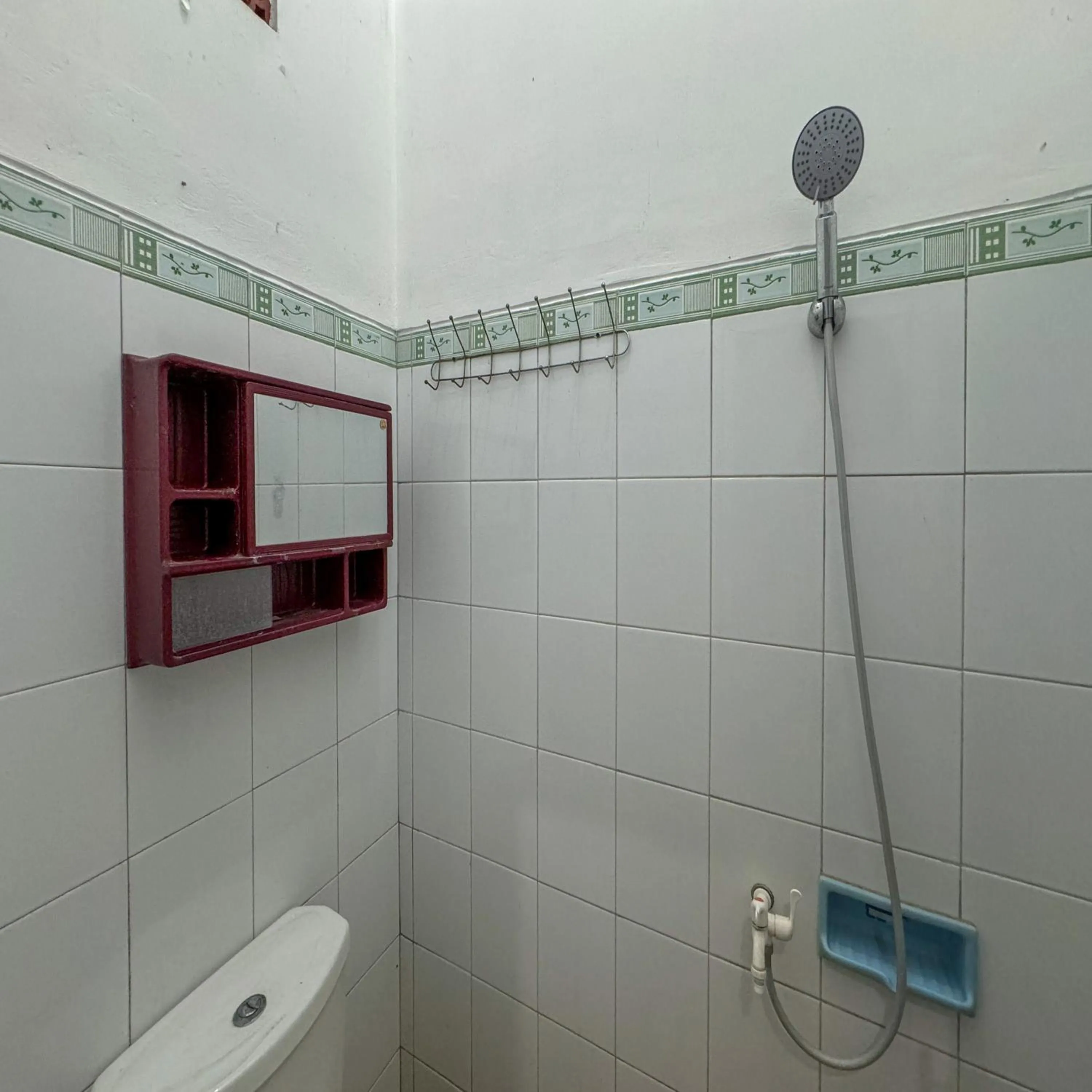 Bathroom in Hotel Grand New Si Jago Mitra RedDoorz