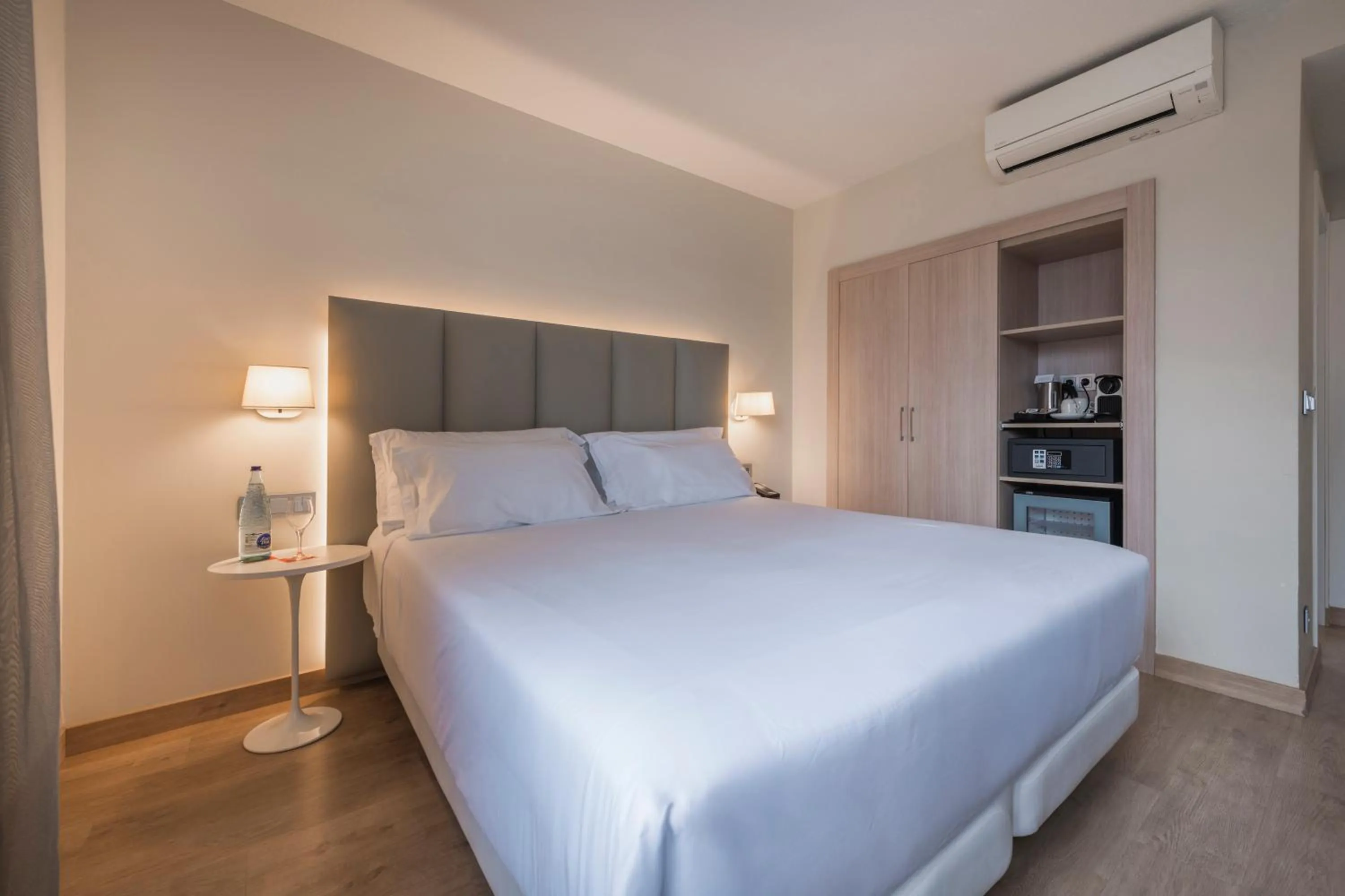 Bed in Hesperia Murcia Centro