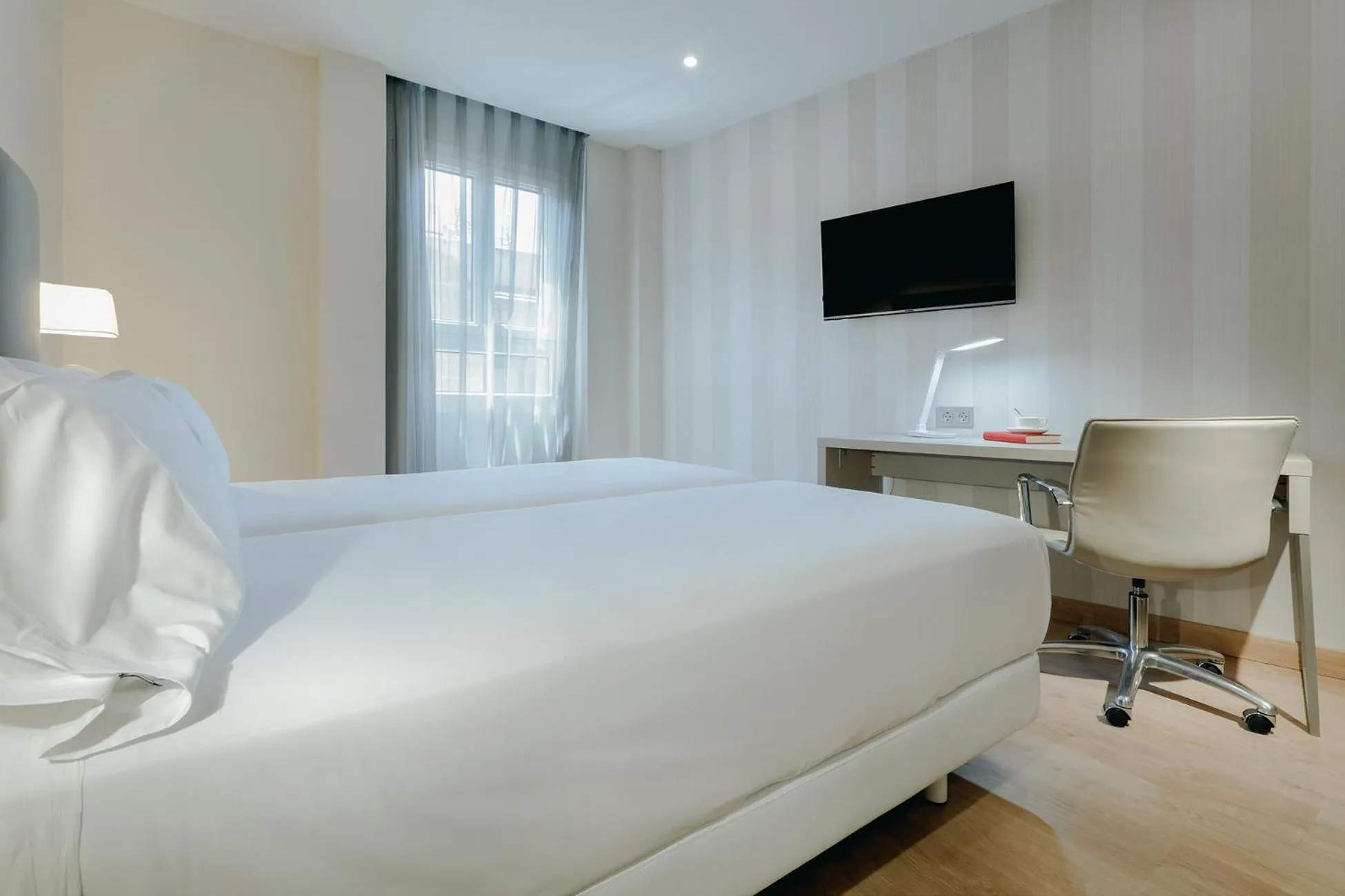 Bed in Hesperia Murcia Centro