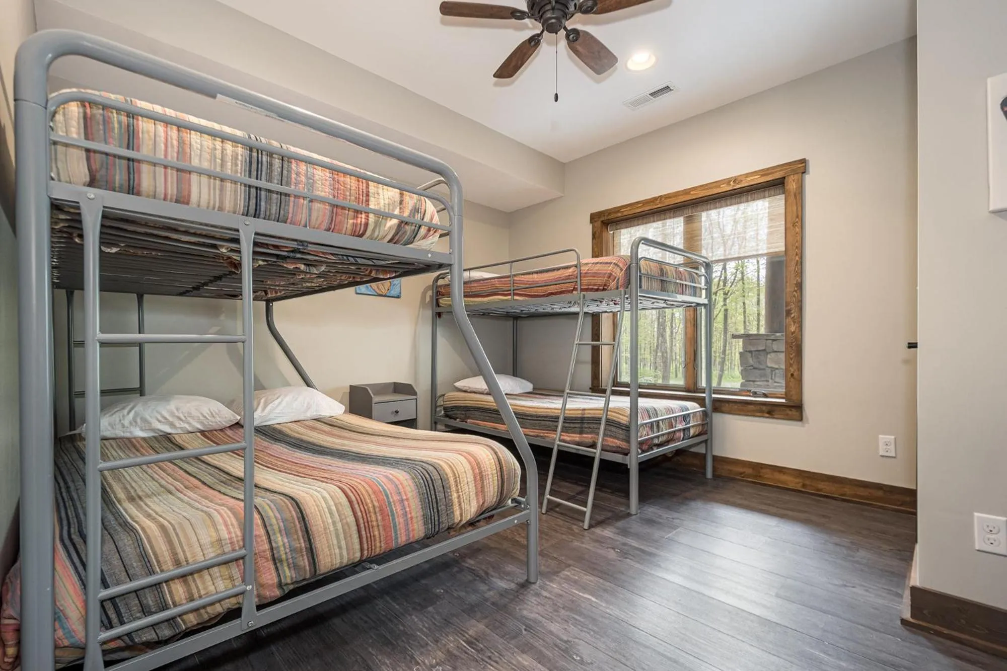 Property building, Bed in Away in the Mountains