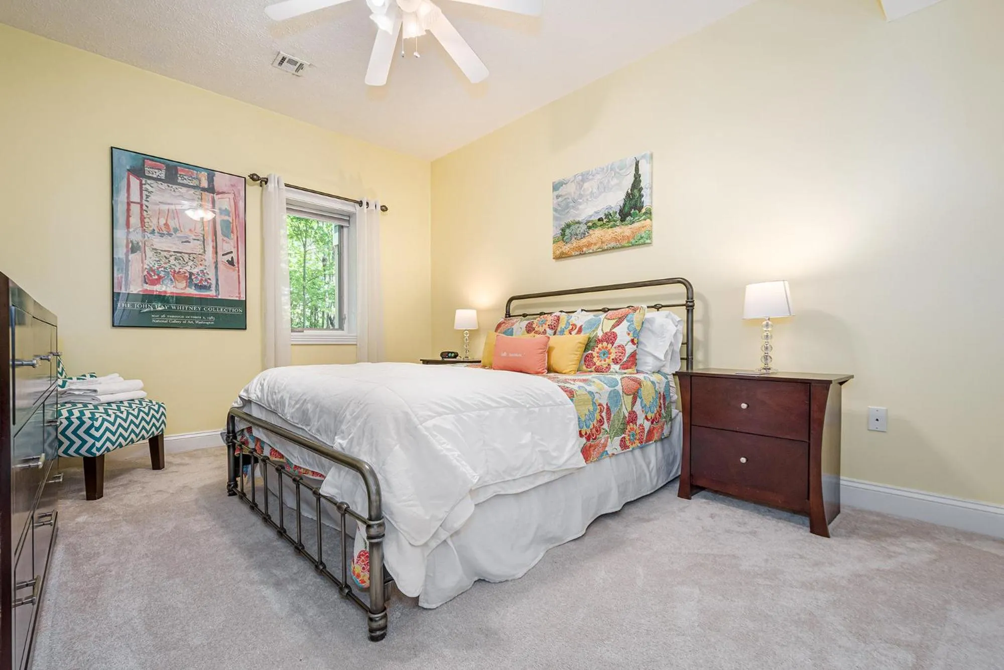 Property building, Bed in La Bella Vita