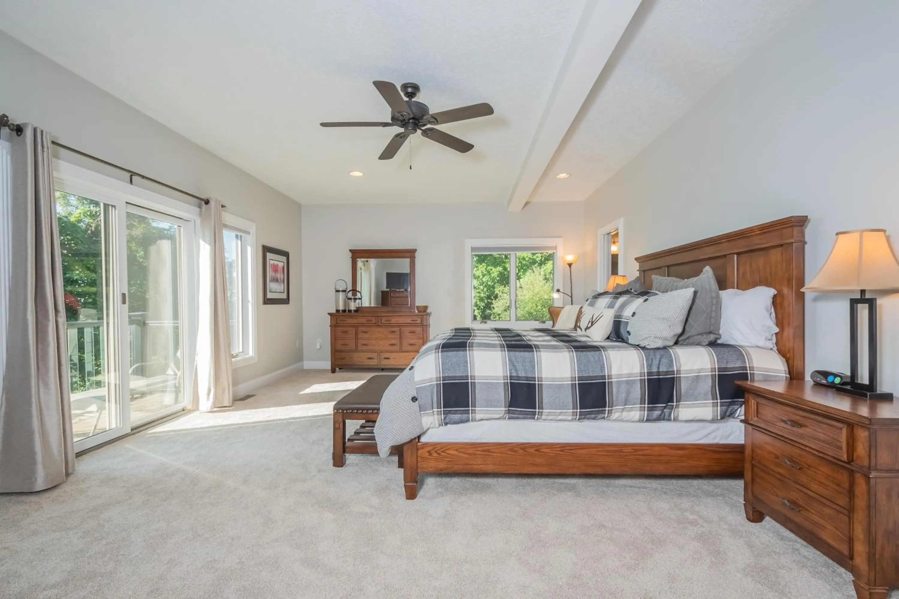 Property building, Bed in La Bella Vita