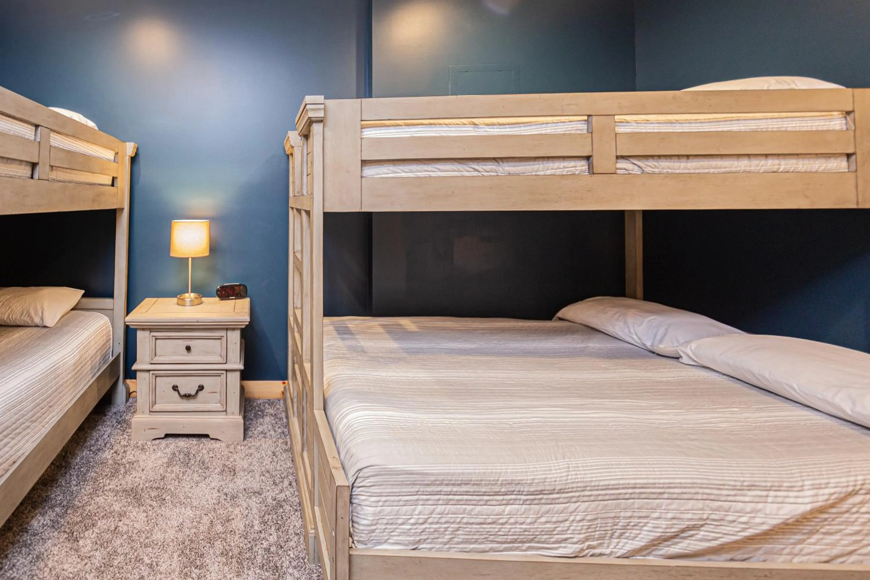 Property building, Bed in Space Mountain