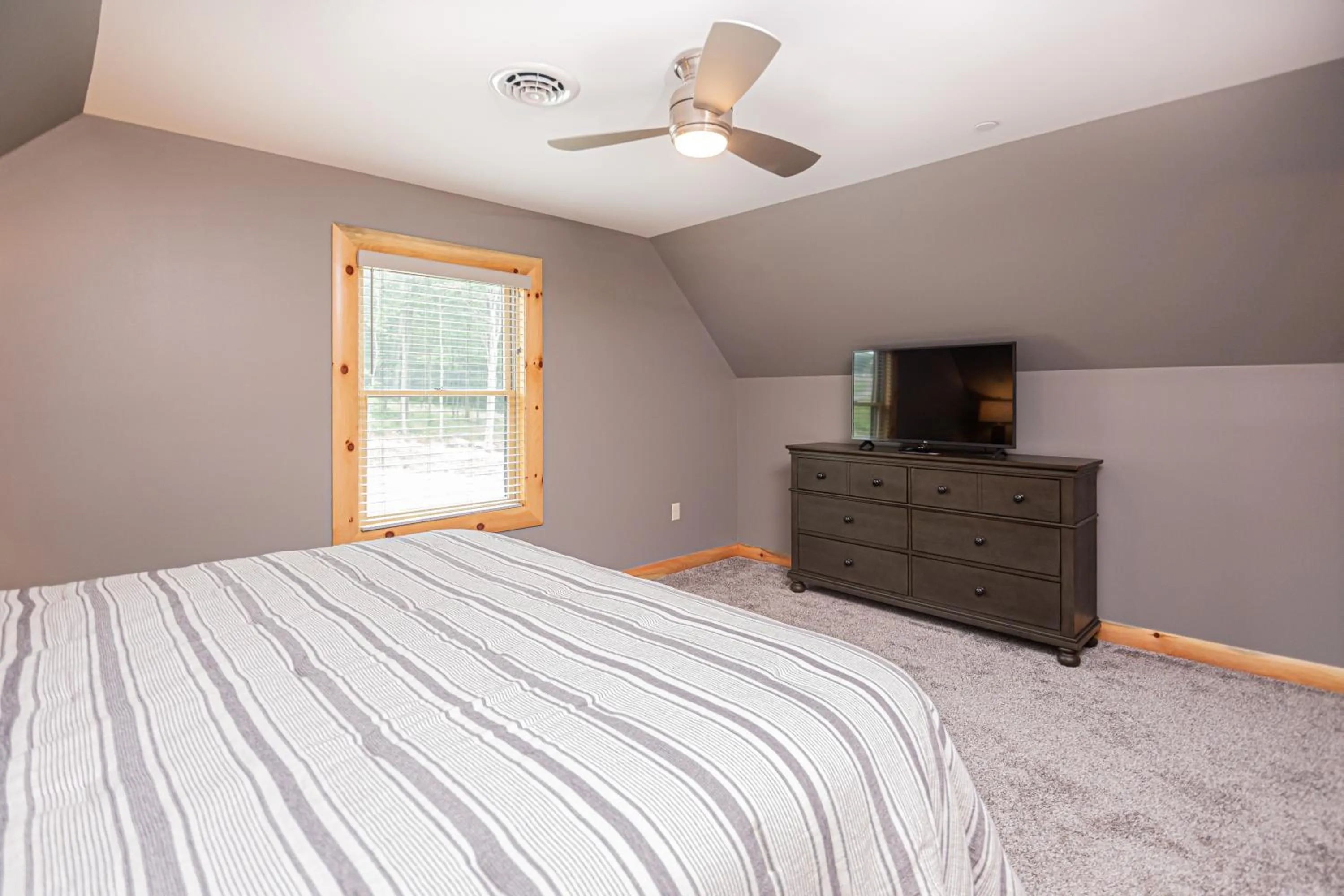 Property building, Bed in Space Mountain