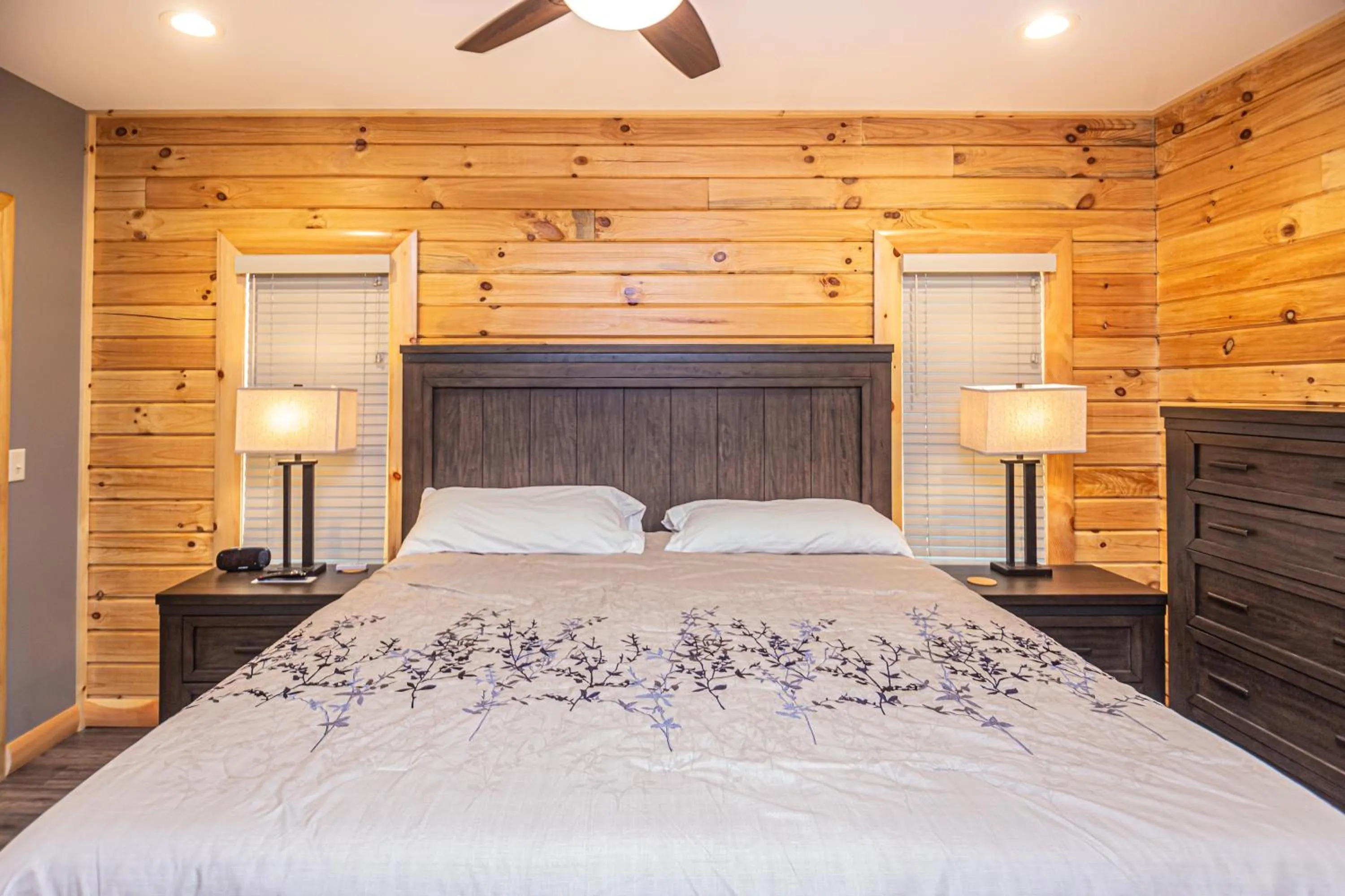 Property building, Bed in Space Mountain