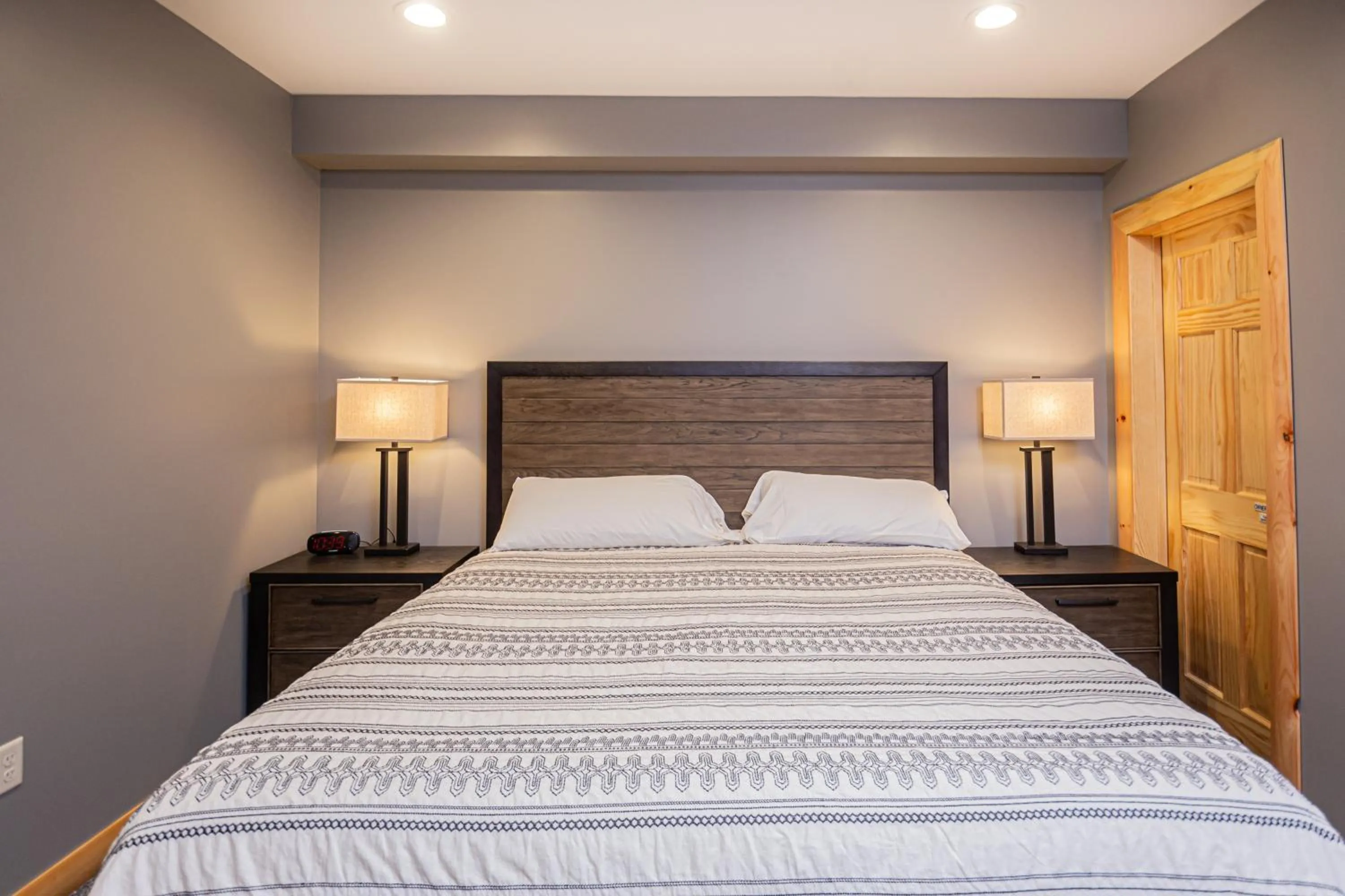 Property building, Bed in Space Mountain