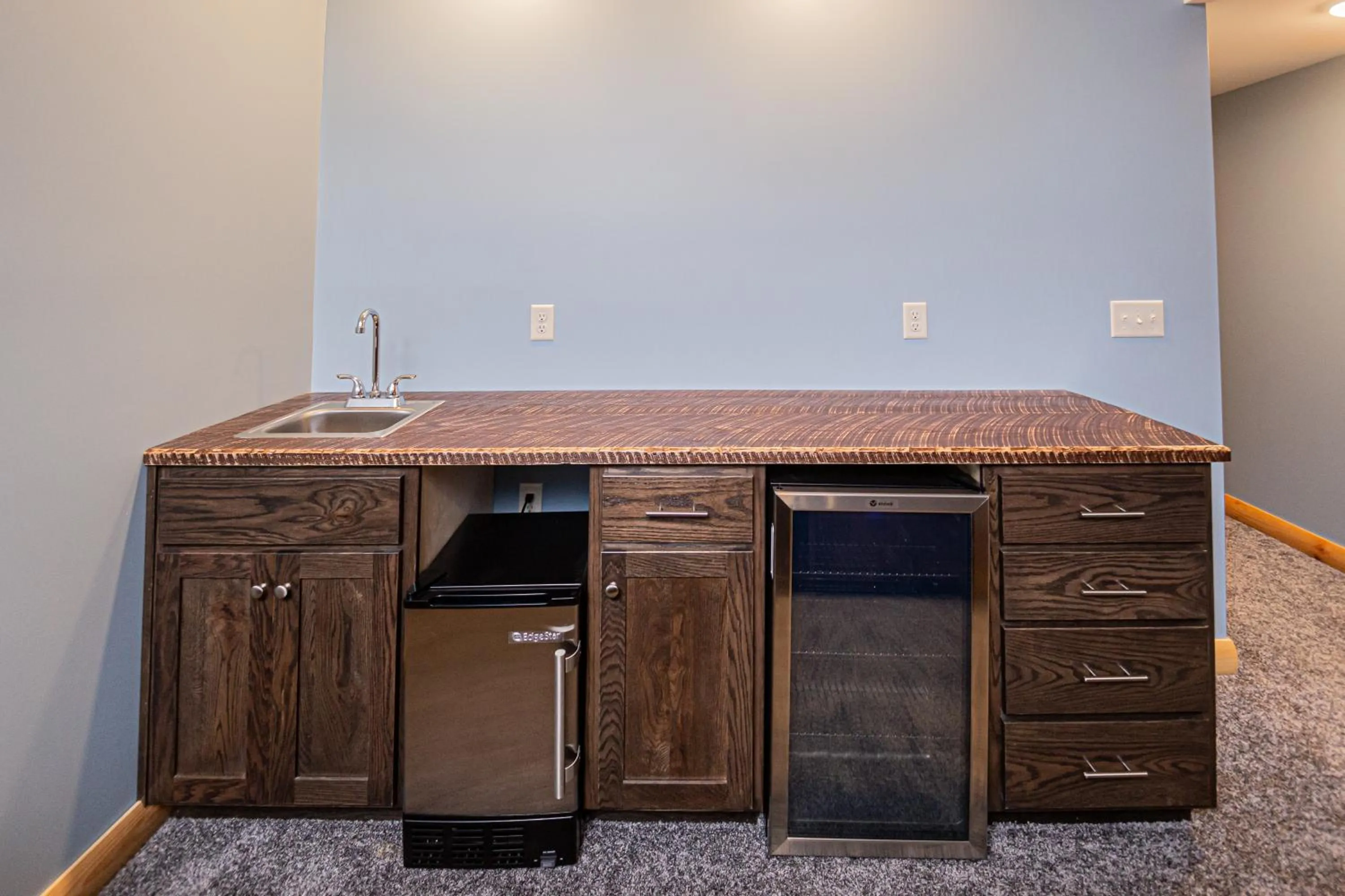 Property building in Space Mountain