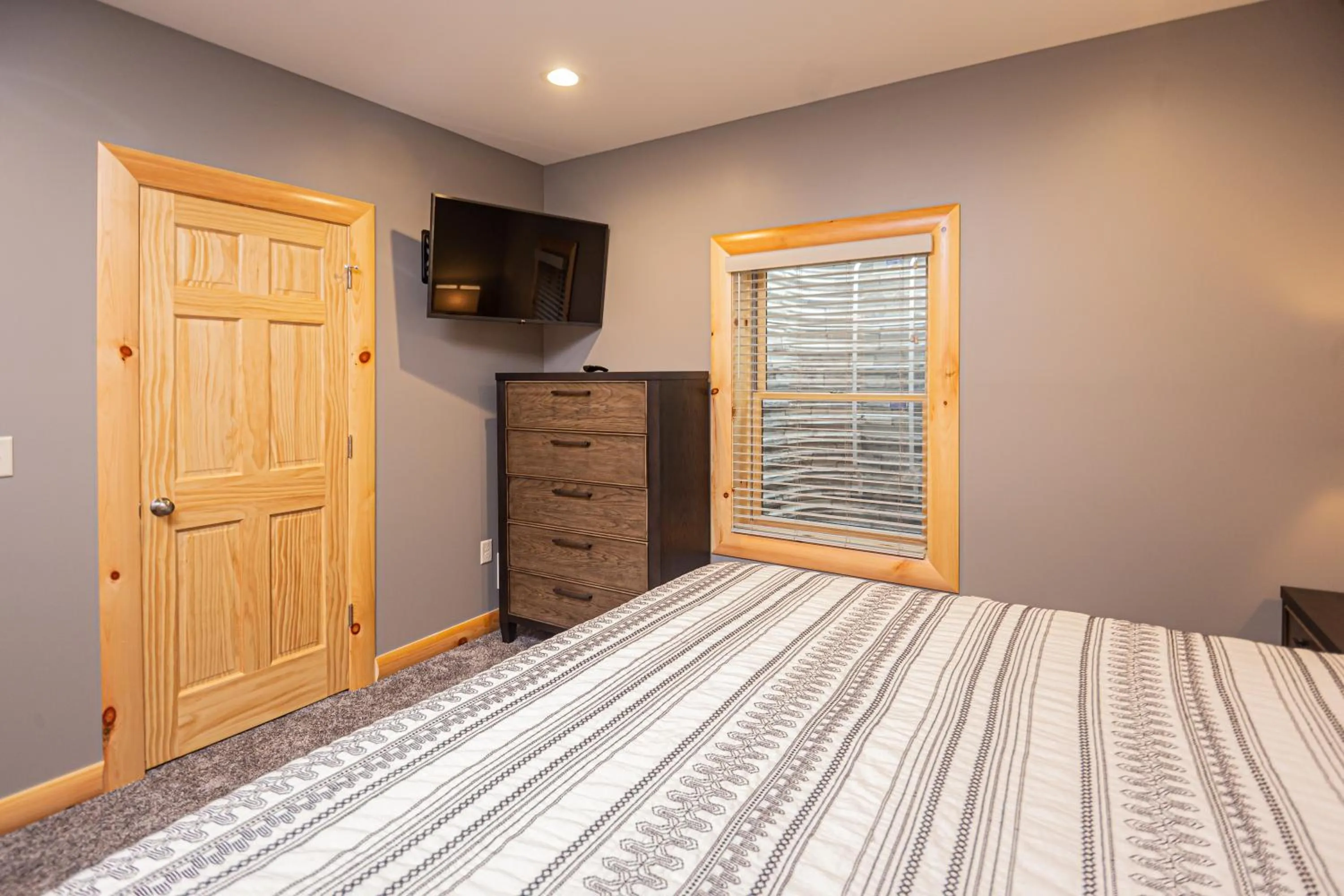 Property building, Bed in Space Mountain