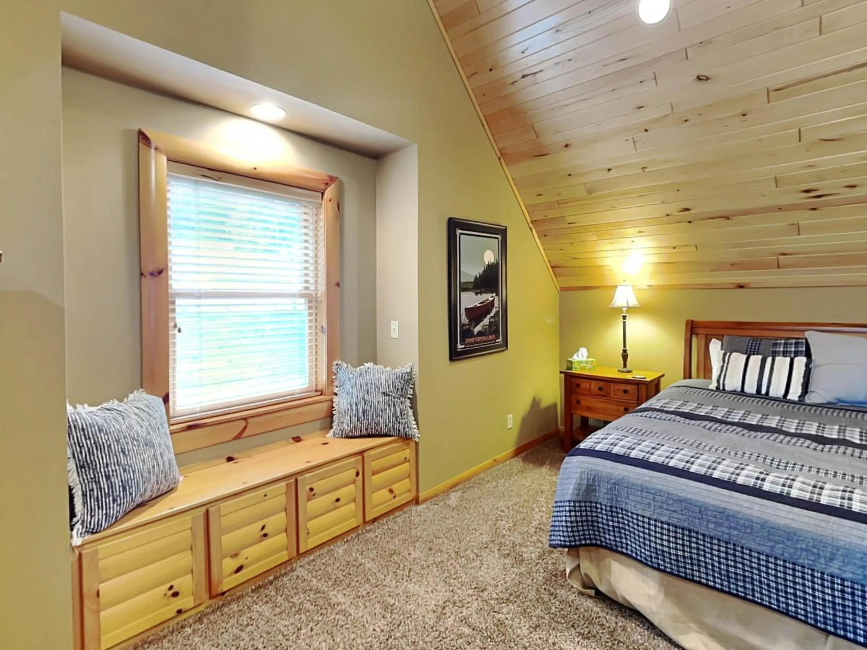 Bed in Bear Hollow Lodge