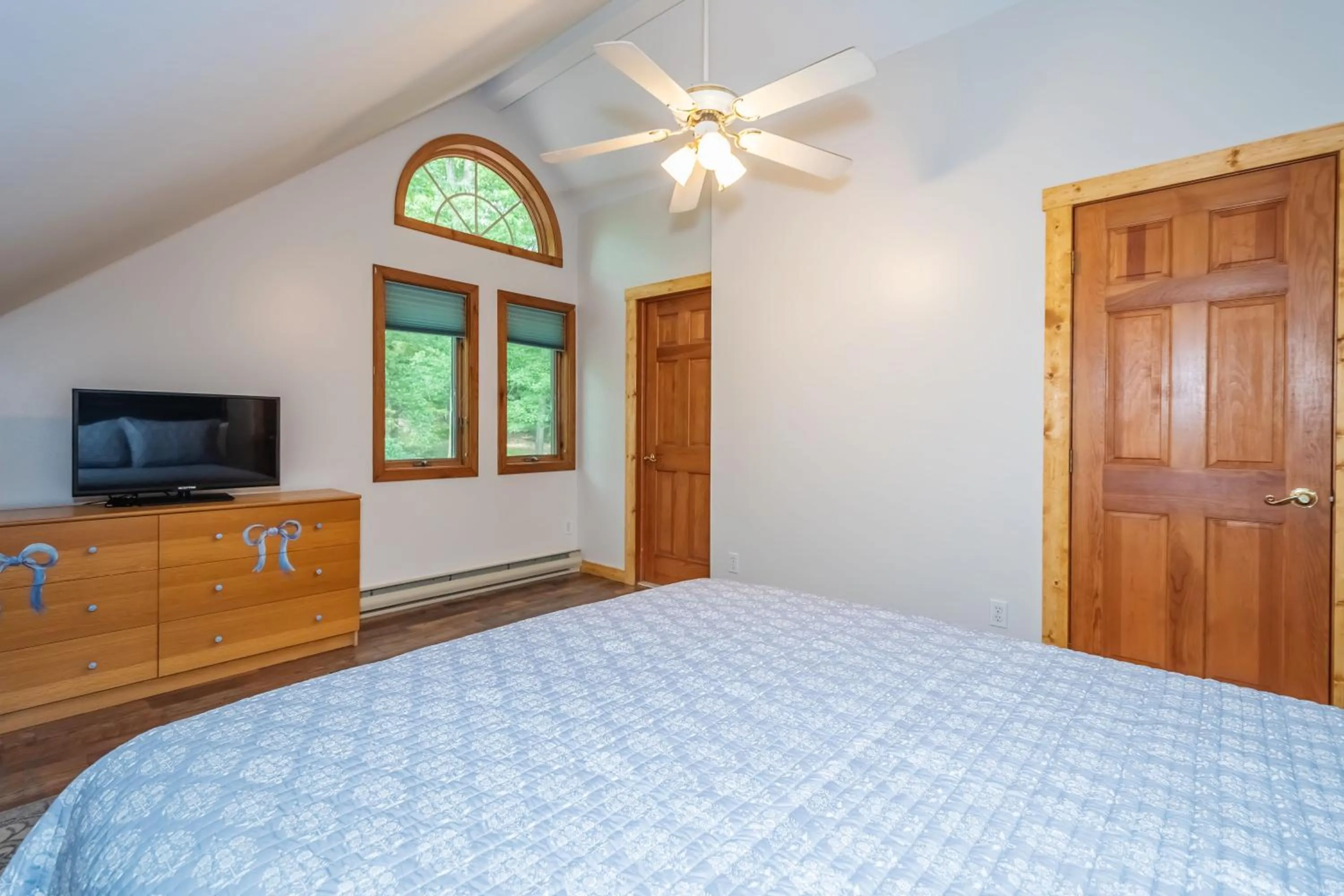 Bed in Over the Rainbow