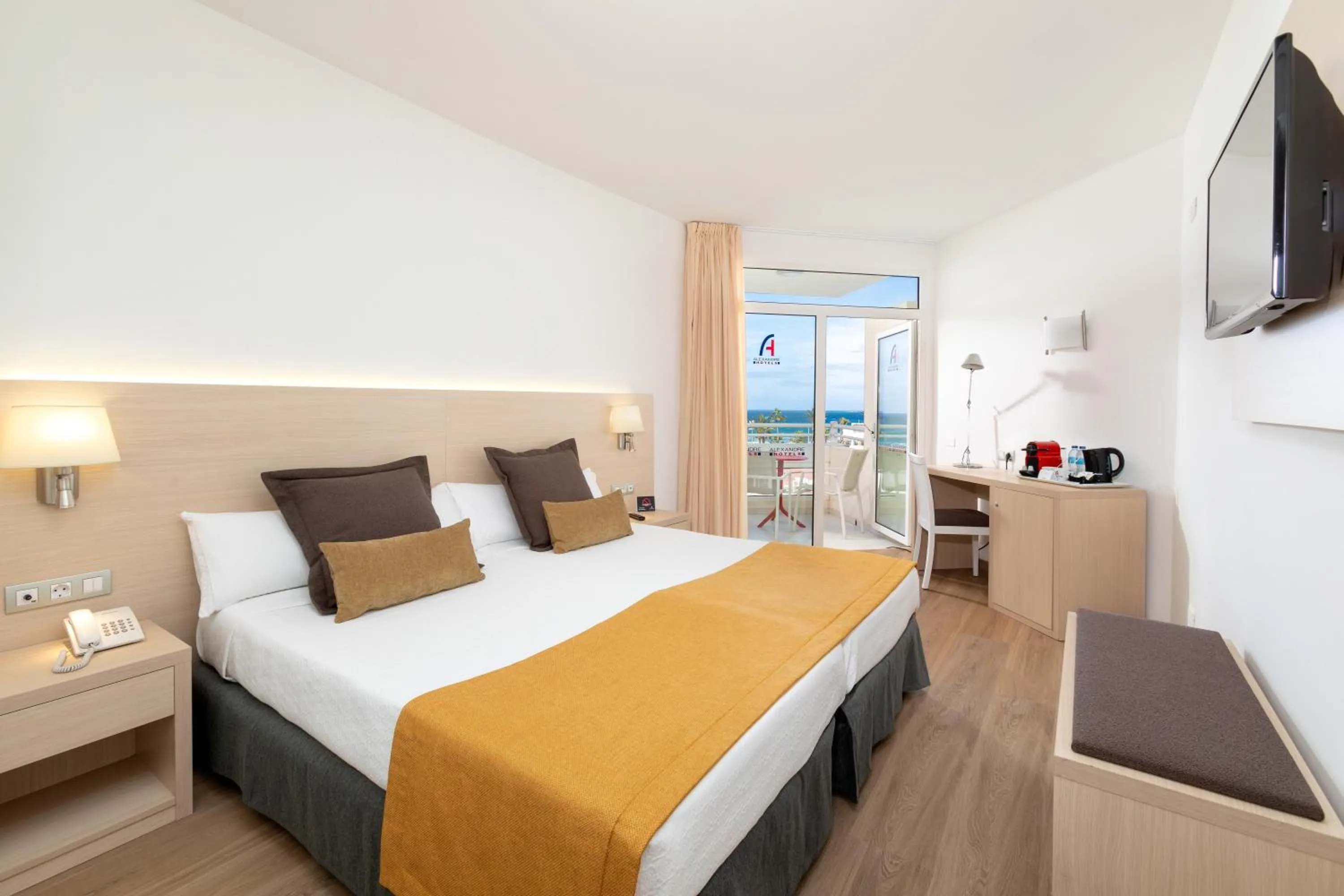 TV and multimedia, Bed in Alexandre Troya