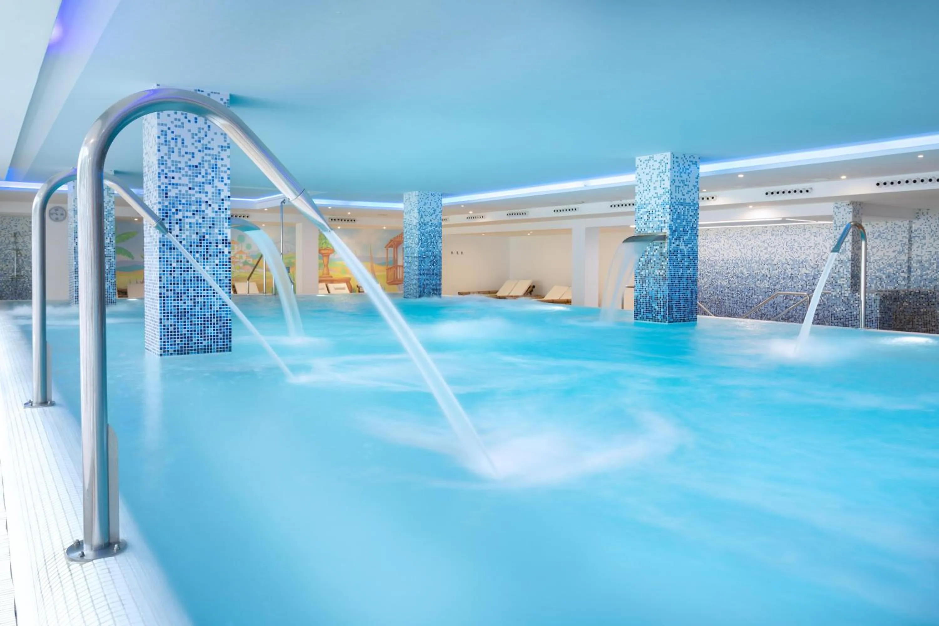 Hot Spring Bath in Alexandre Troya