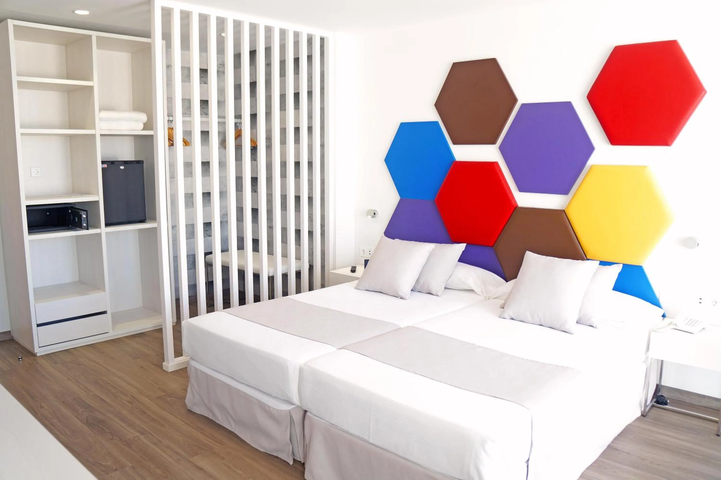 Photo of the whole room, Bed in Alexandre Troya