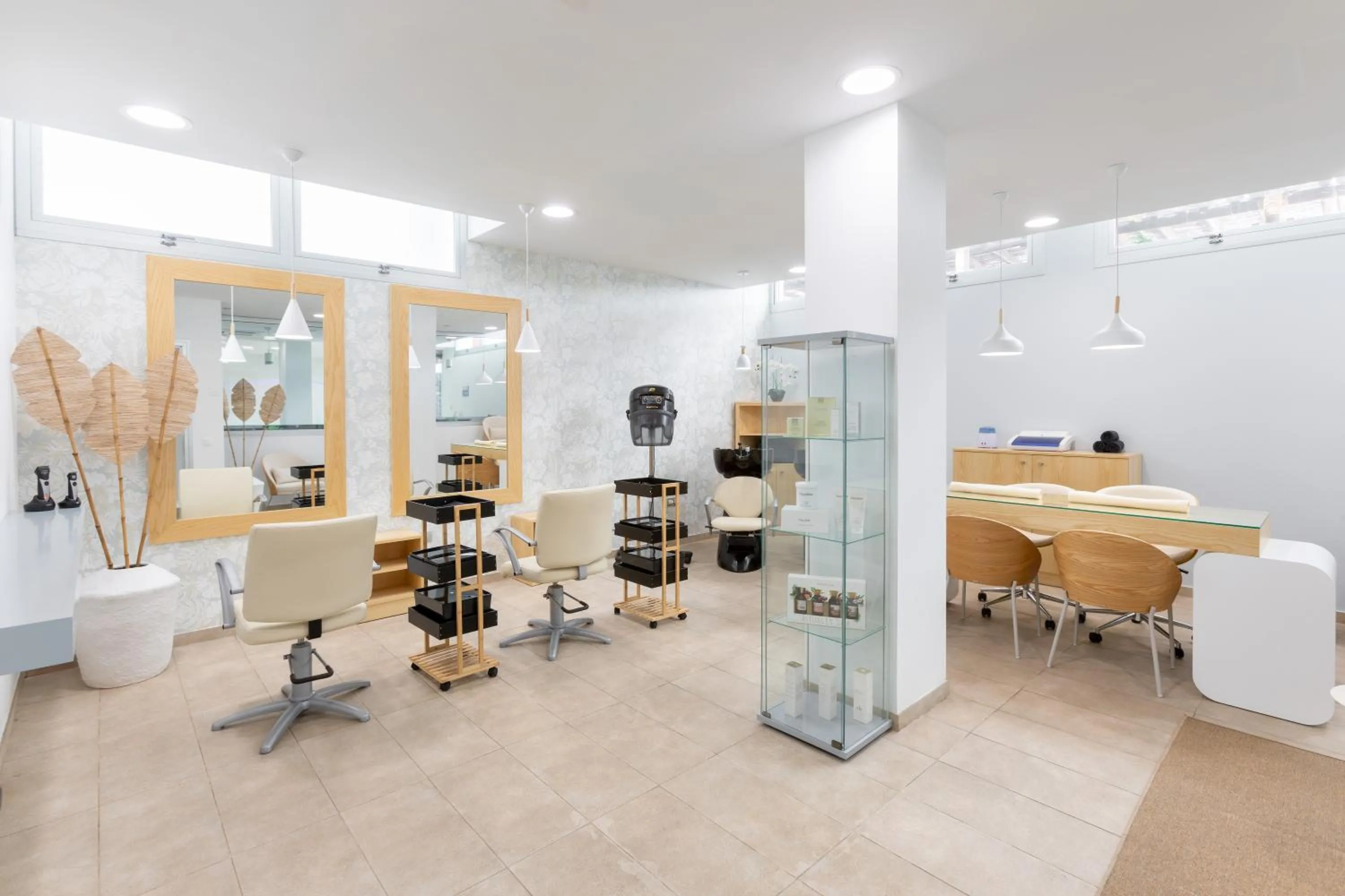 hair dresser in Alexandre Troya