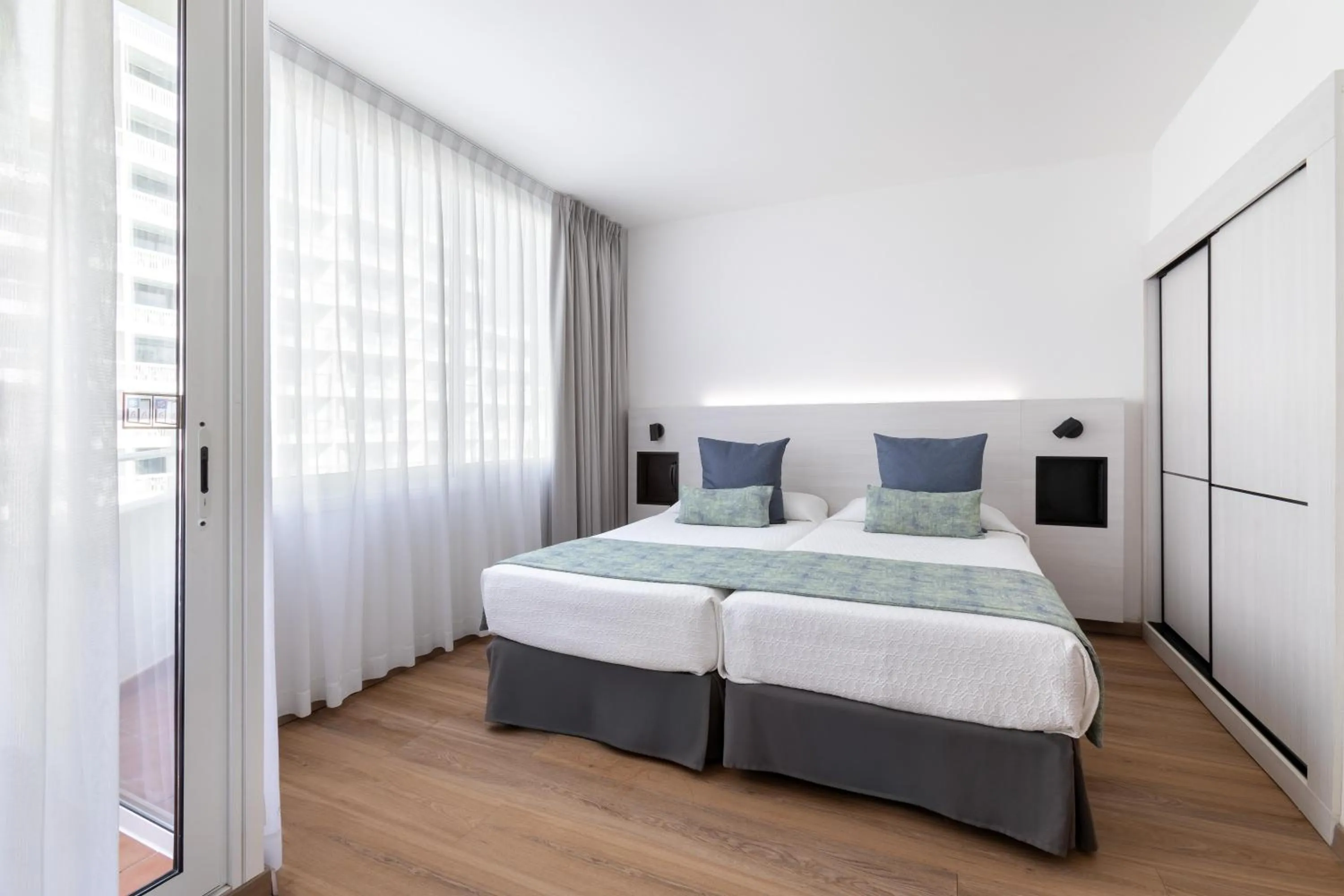 Photo of the whole room, Bed in Alexandre Troya