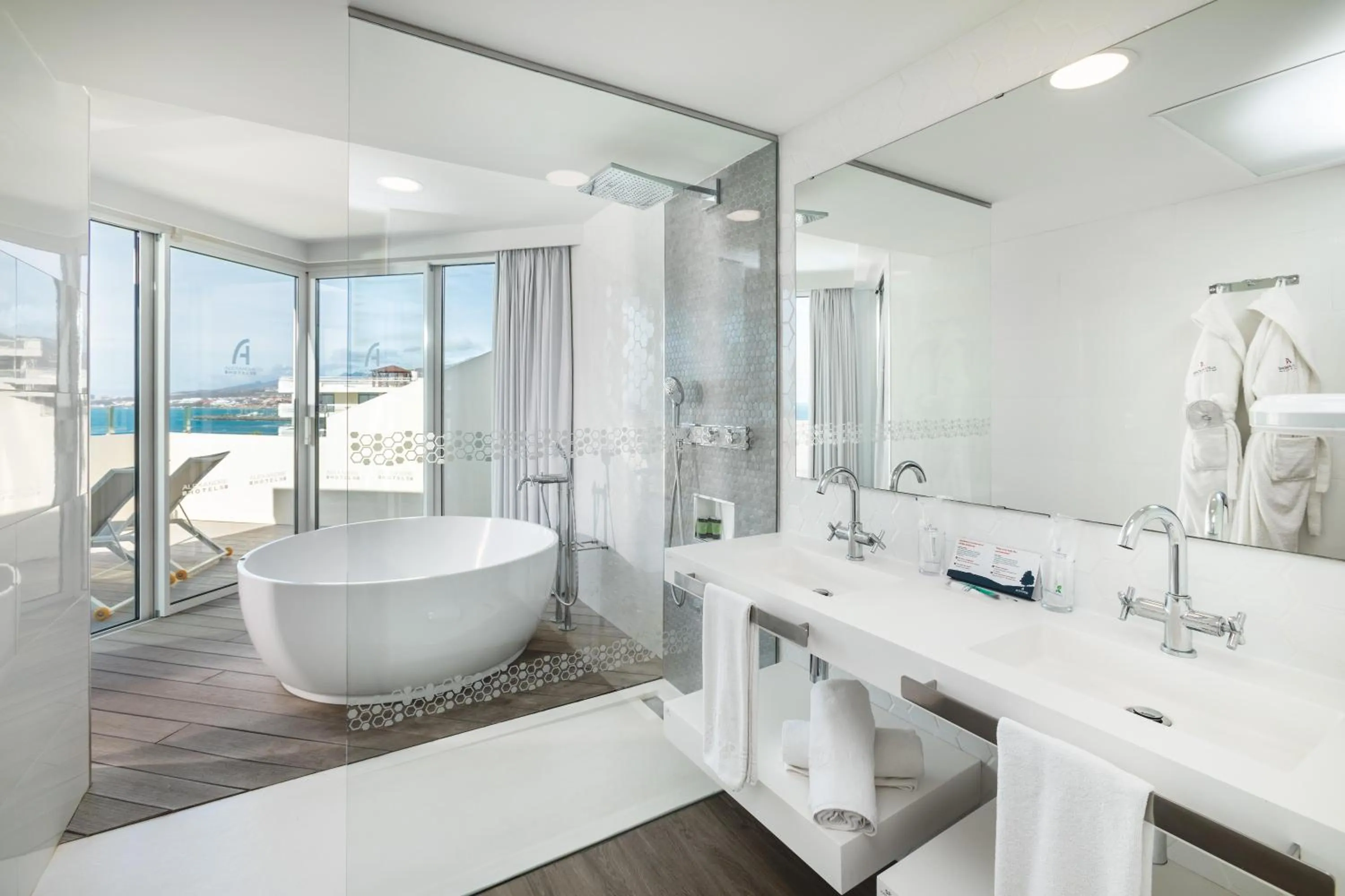 Shower in Alexandre Troya