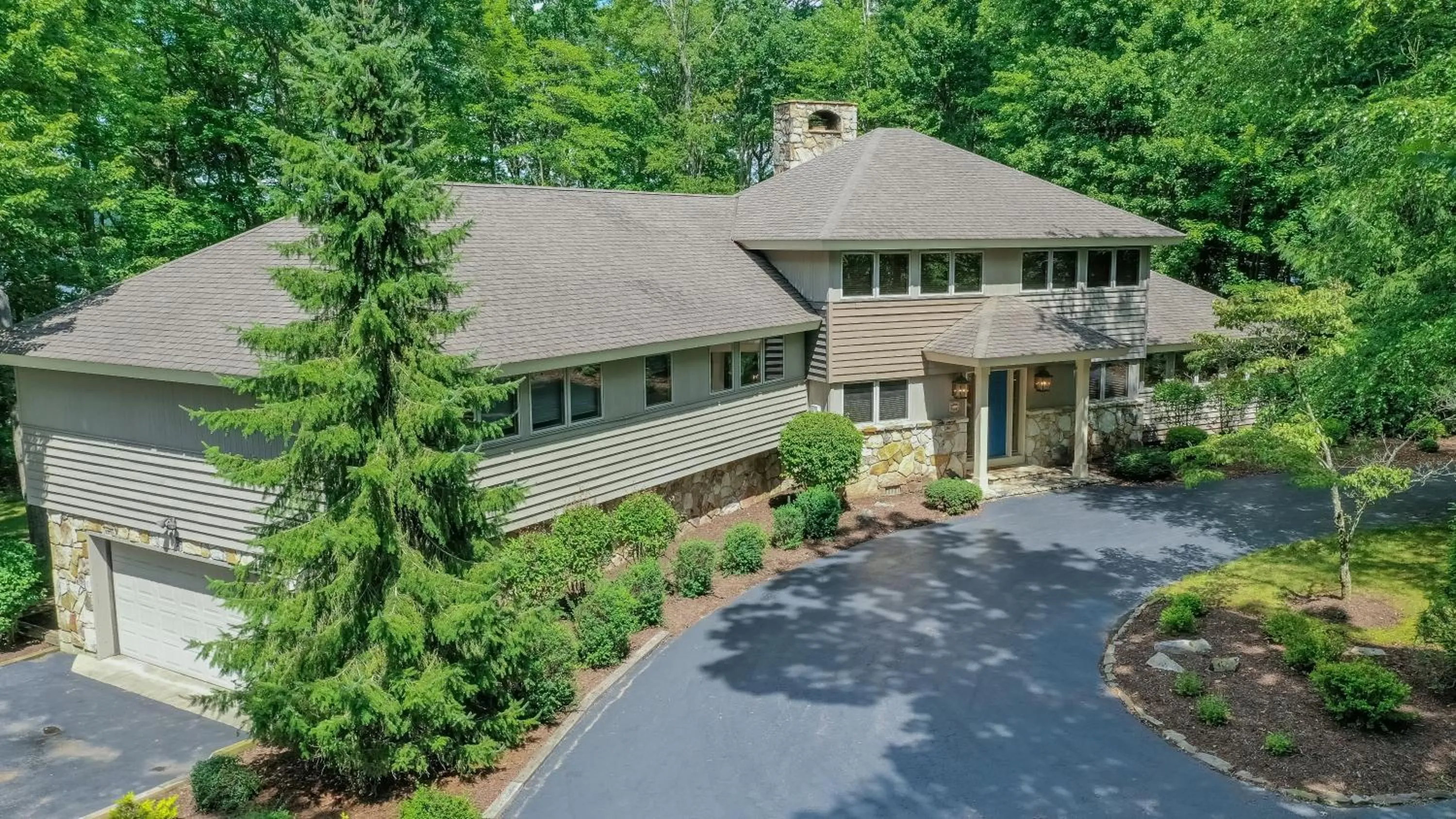 Property building in Johnny Appleseed