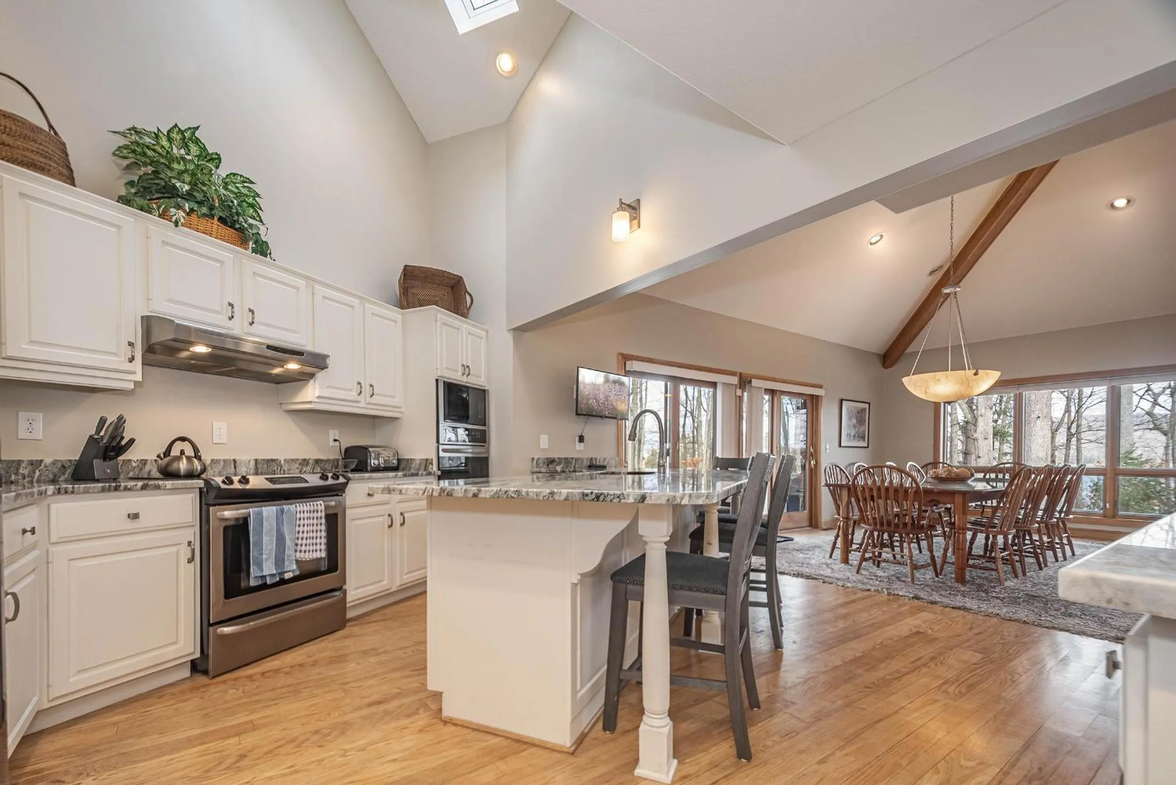 Property building in Johnny Appleseed