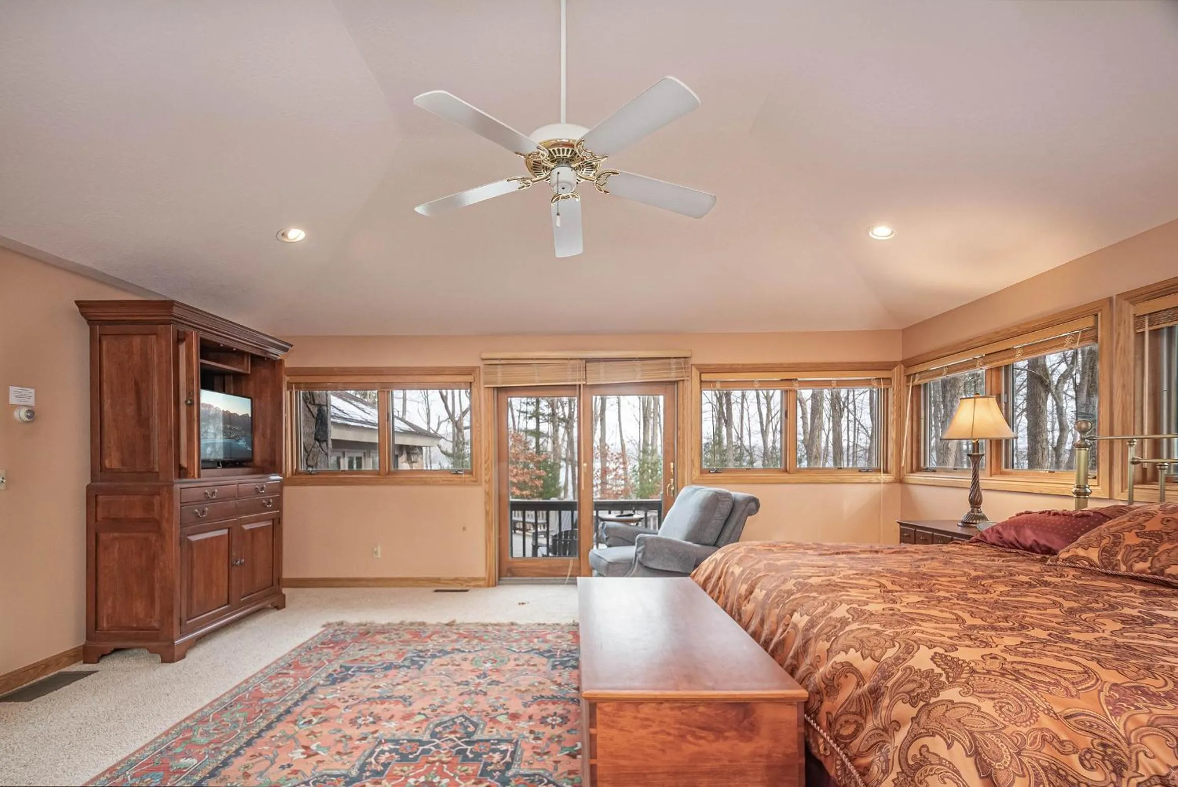 Property building, Bed in Johnny Appleseed