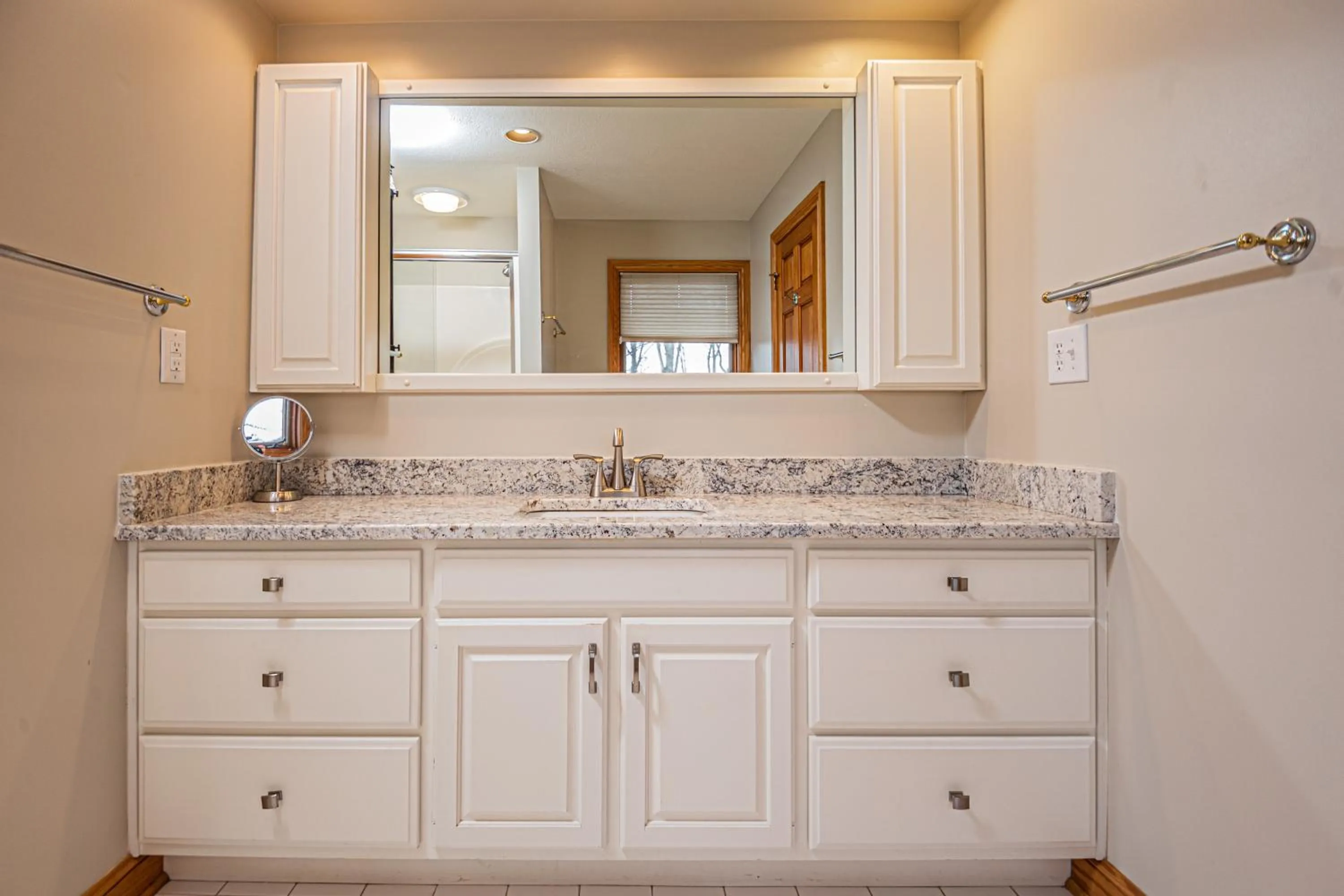 Property building in Johnny Appleseed