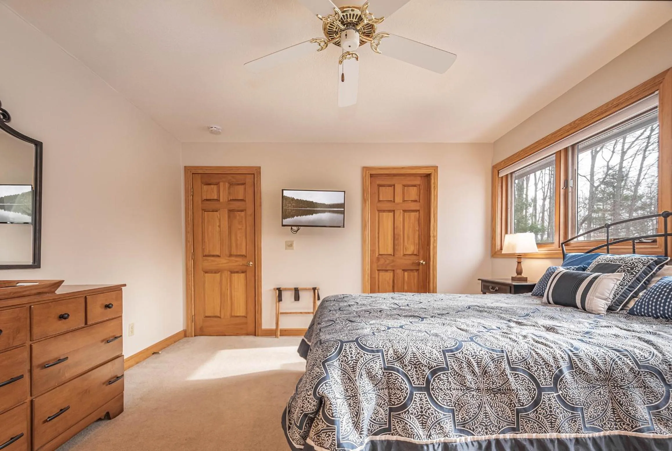 Property building, Bed in Johnny Appleseed