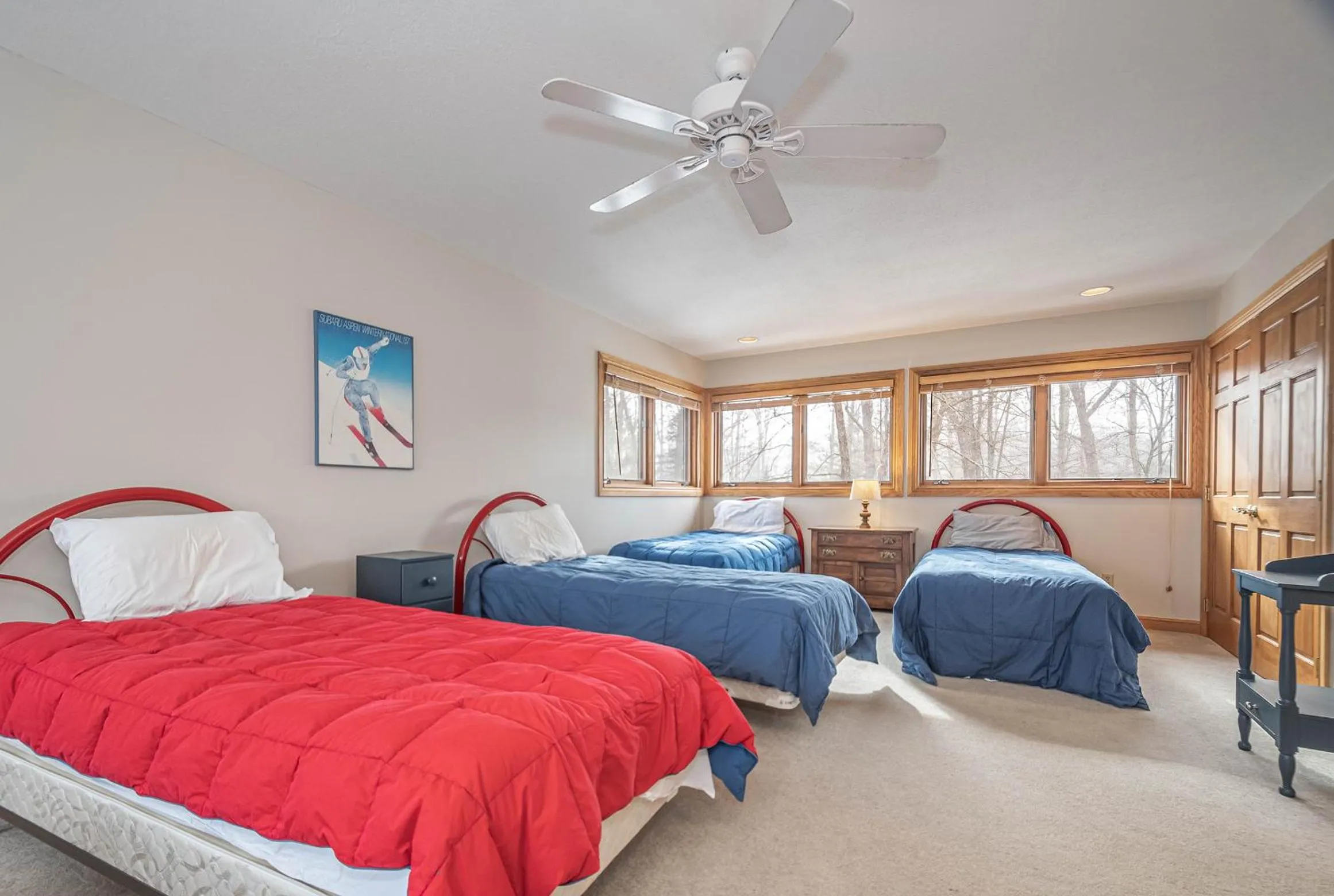 Property building, Bed in Johnny Appleseed