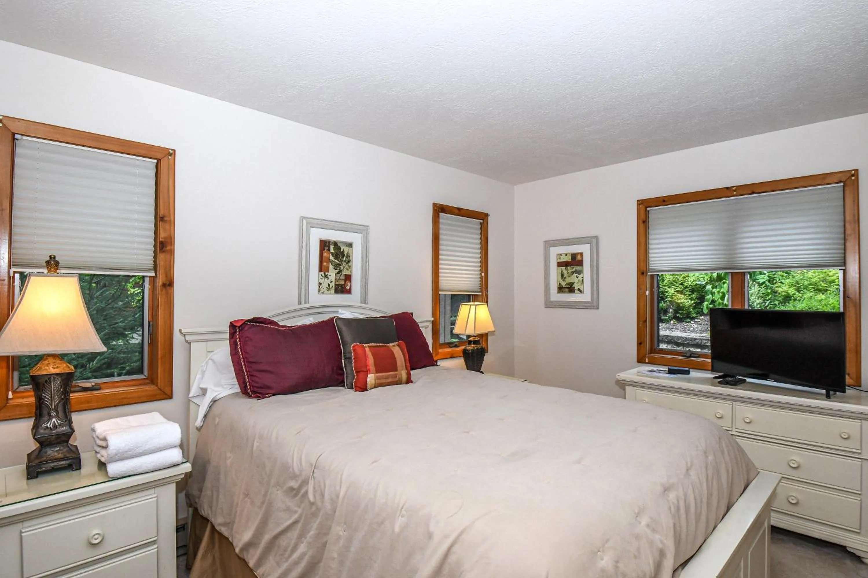 Property building, Bed in Slip Away Chalet