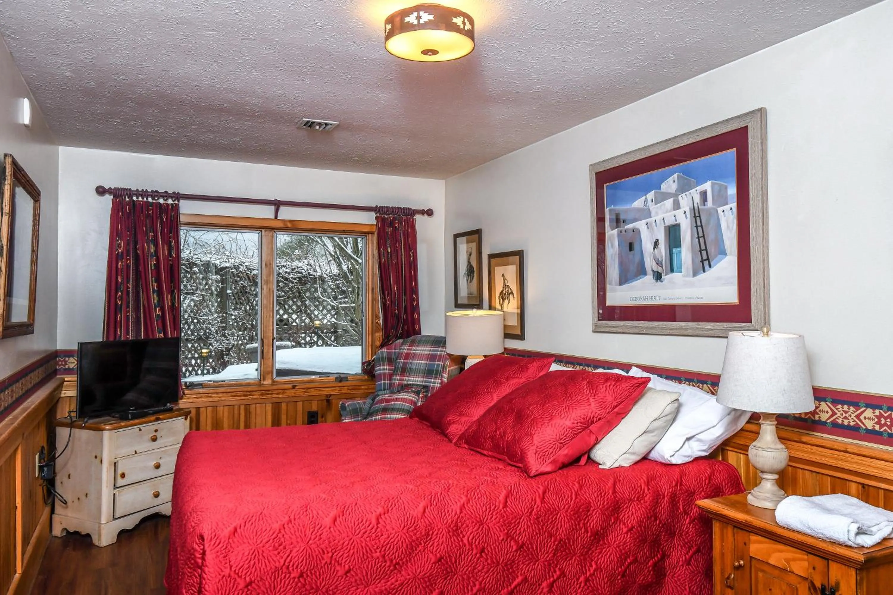 Bed in Shelby-on-the-Lake