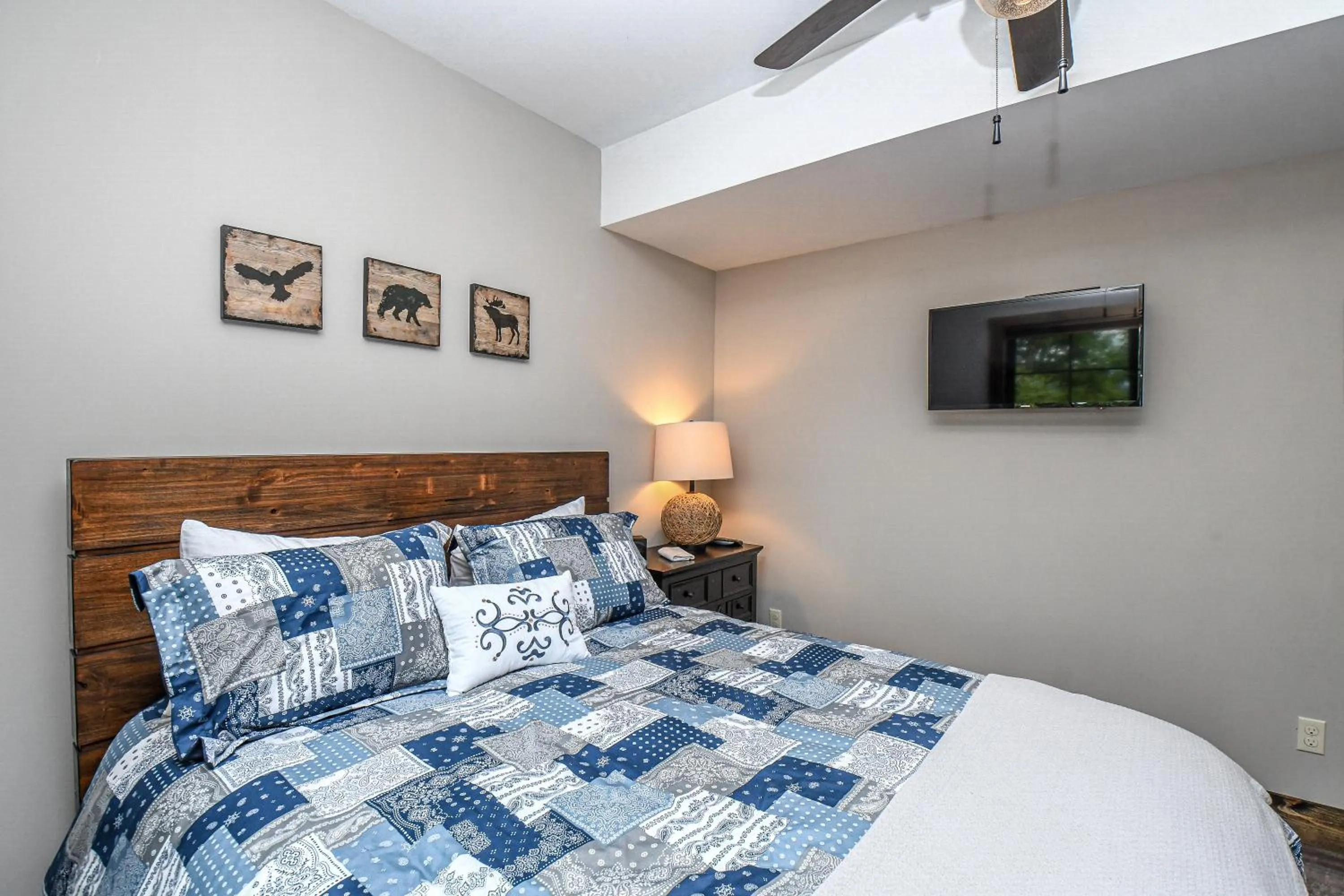 Property building, Bed in Above it All