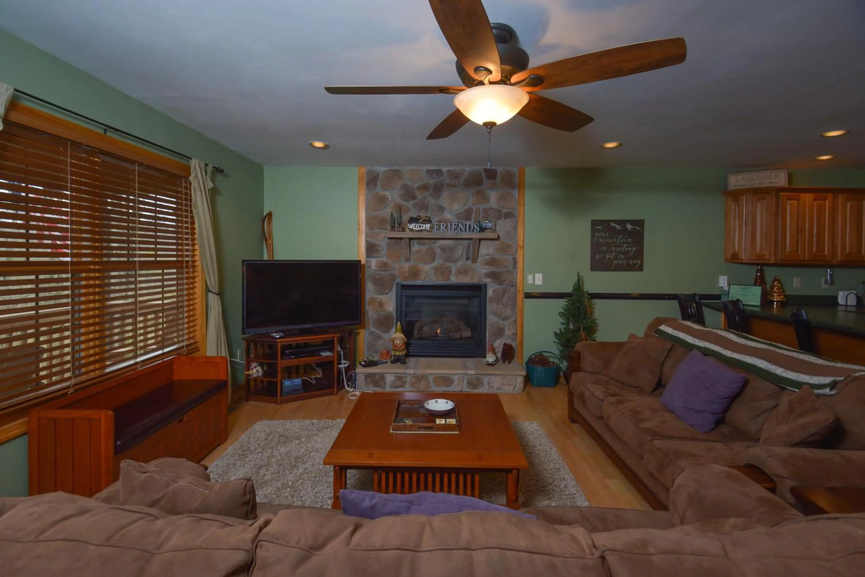 Property building in Sparkys Lodge