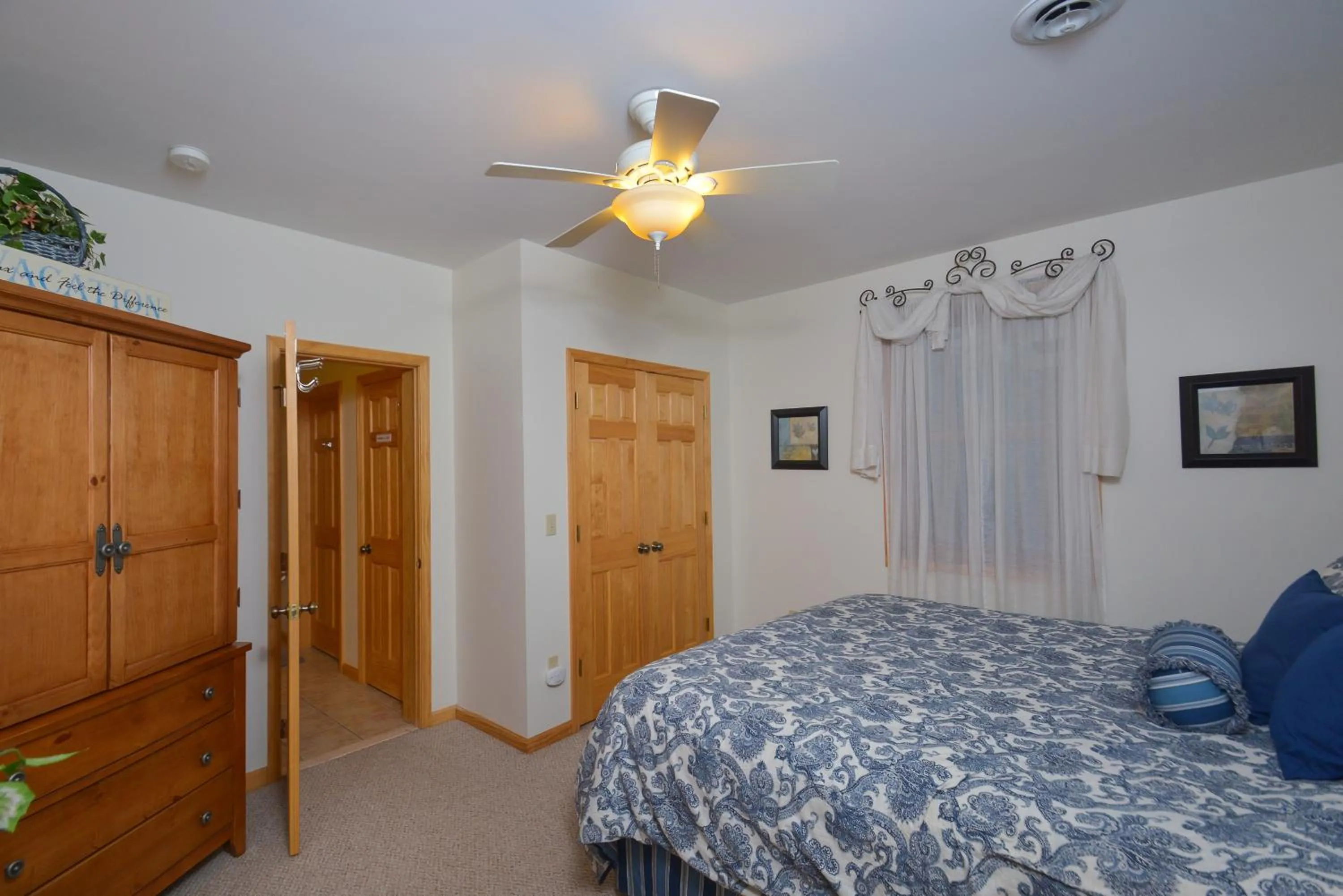 Property building, Bed in Sparkys Lodge