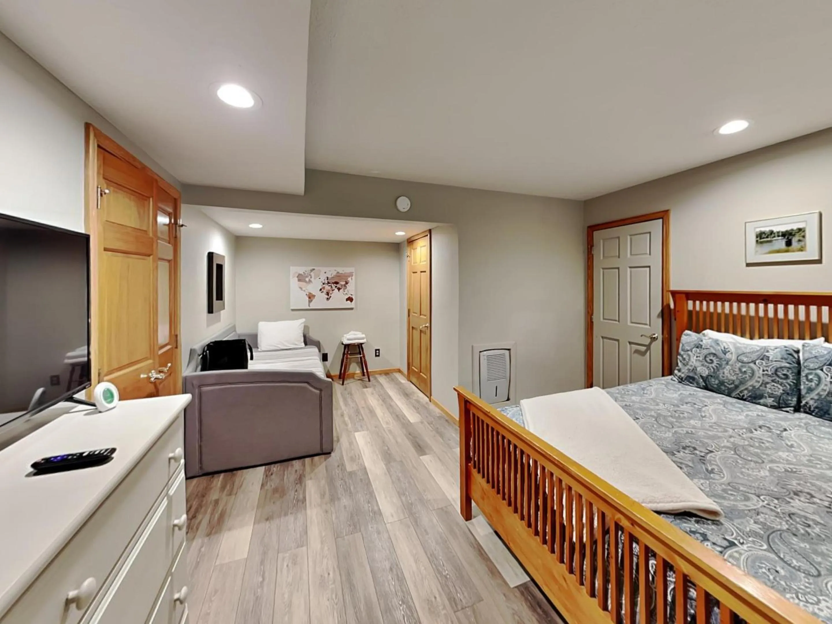 Bed in Picture Perfect