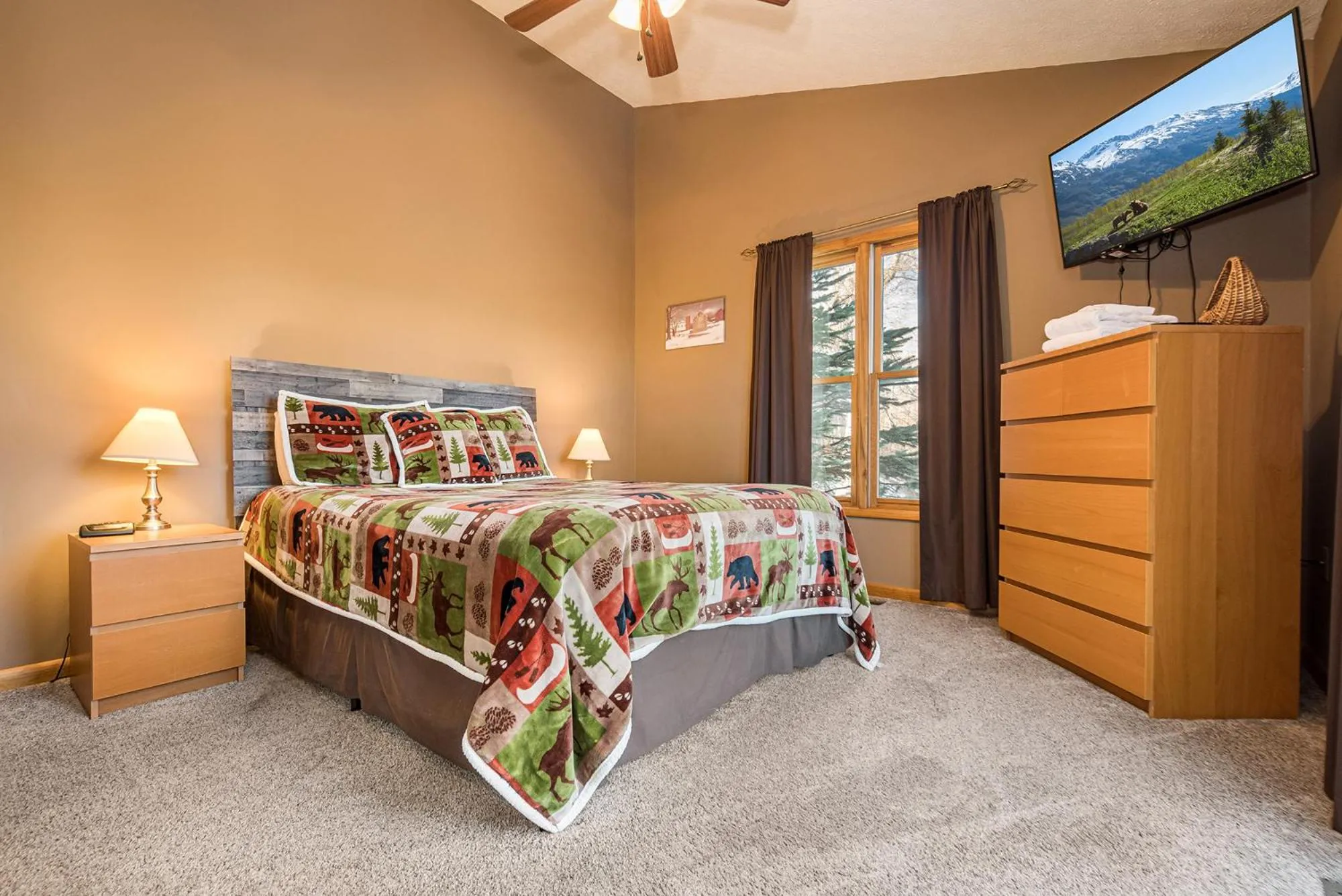 Property building, Bed in Boxer Overlook