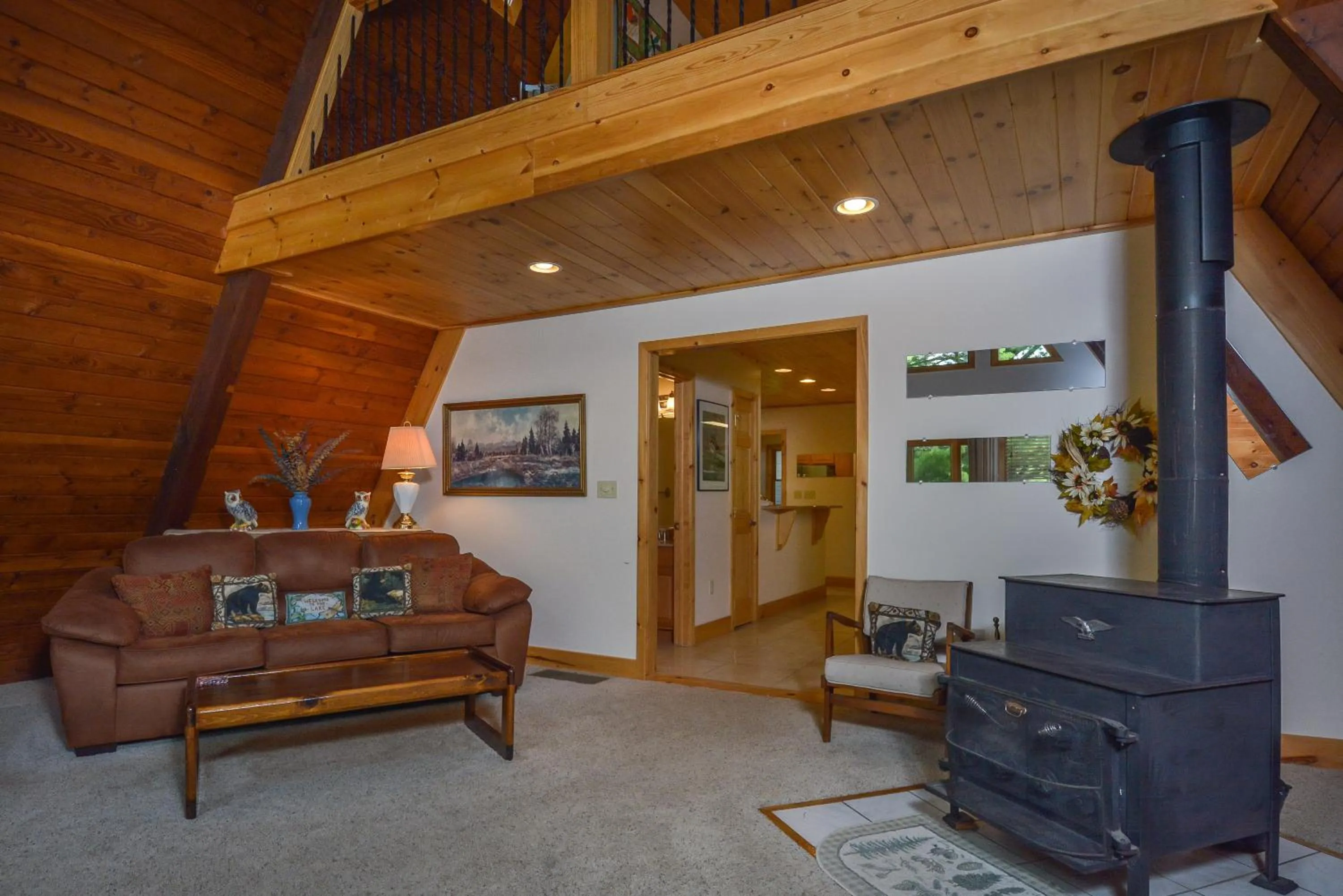 Property building in Lakeview Cottage