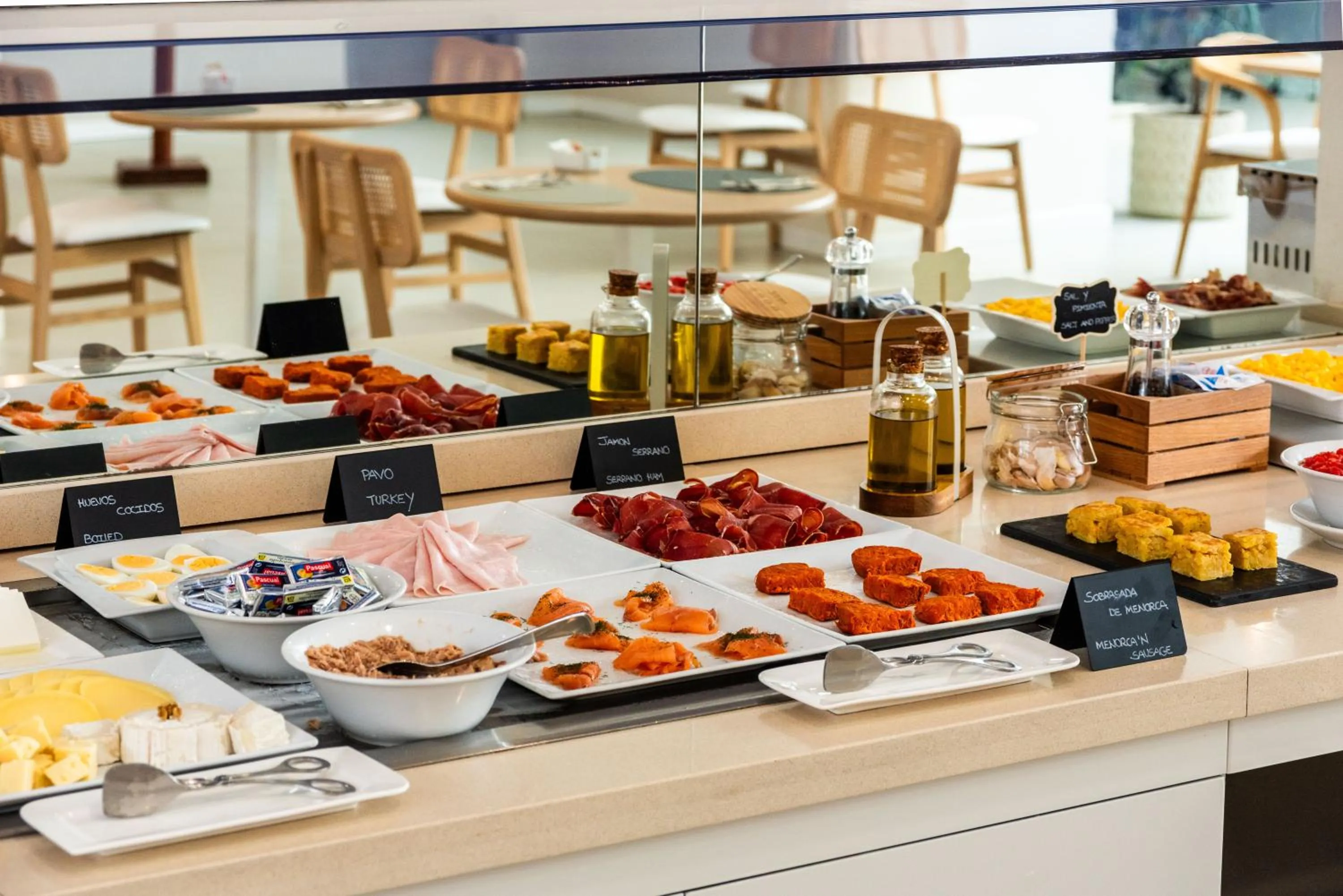 Food and drinks in Hotel Patricia Menorca