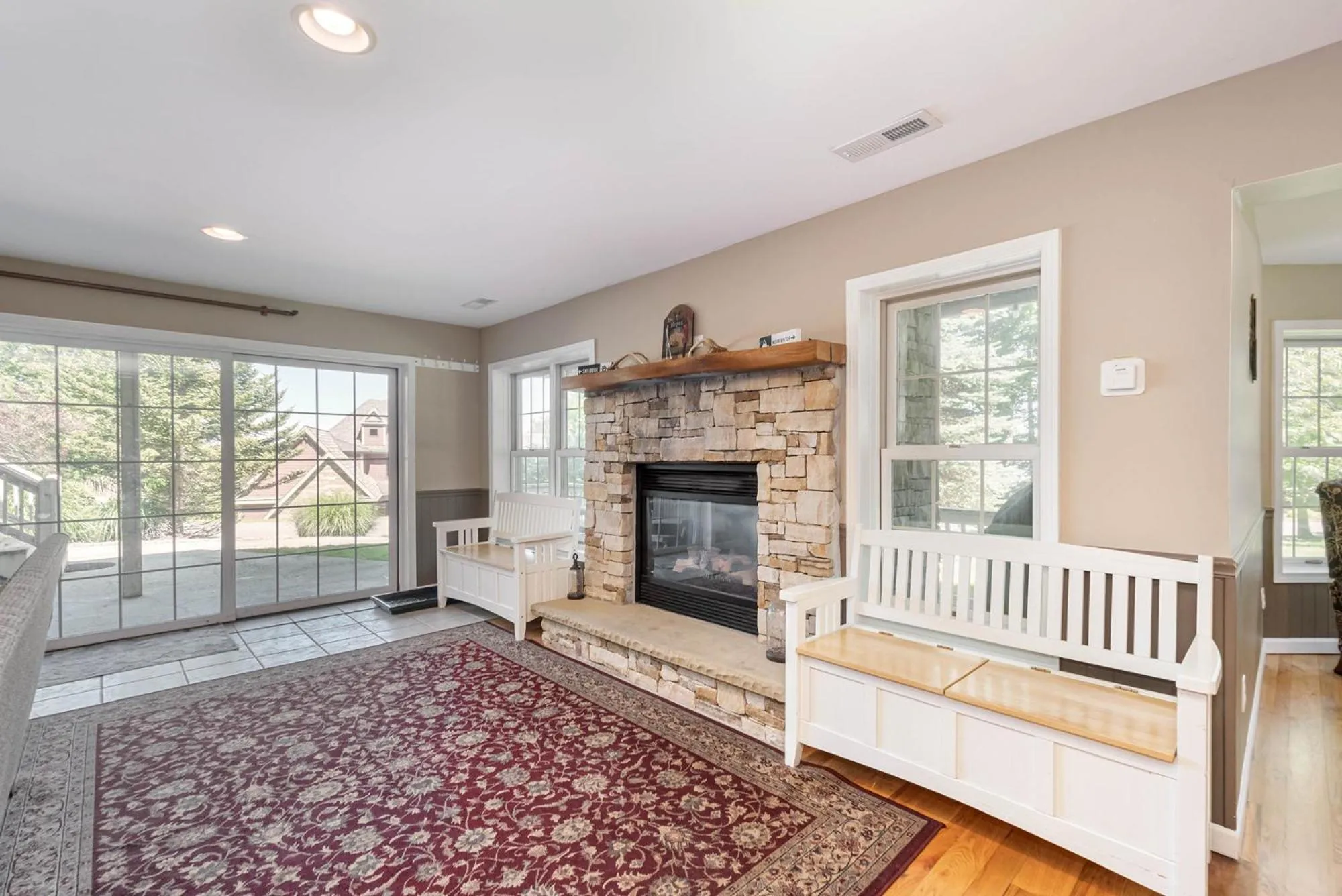 Property building, Bed in Castle in the Sky