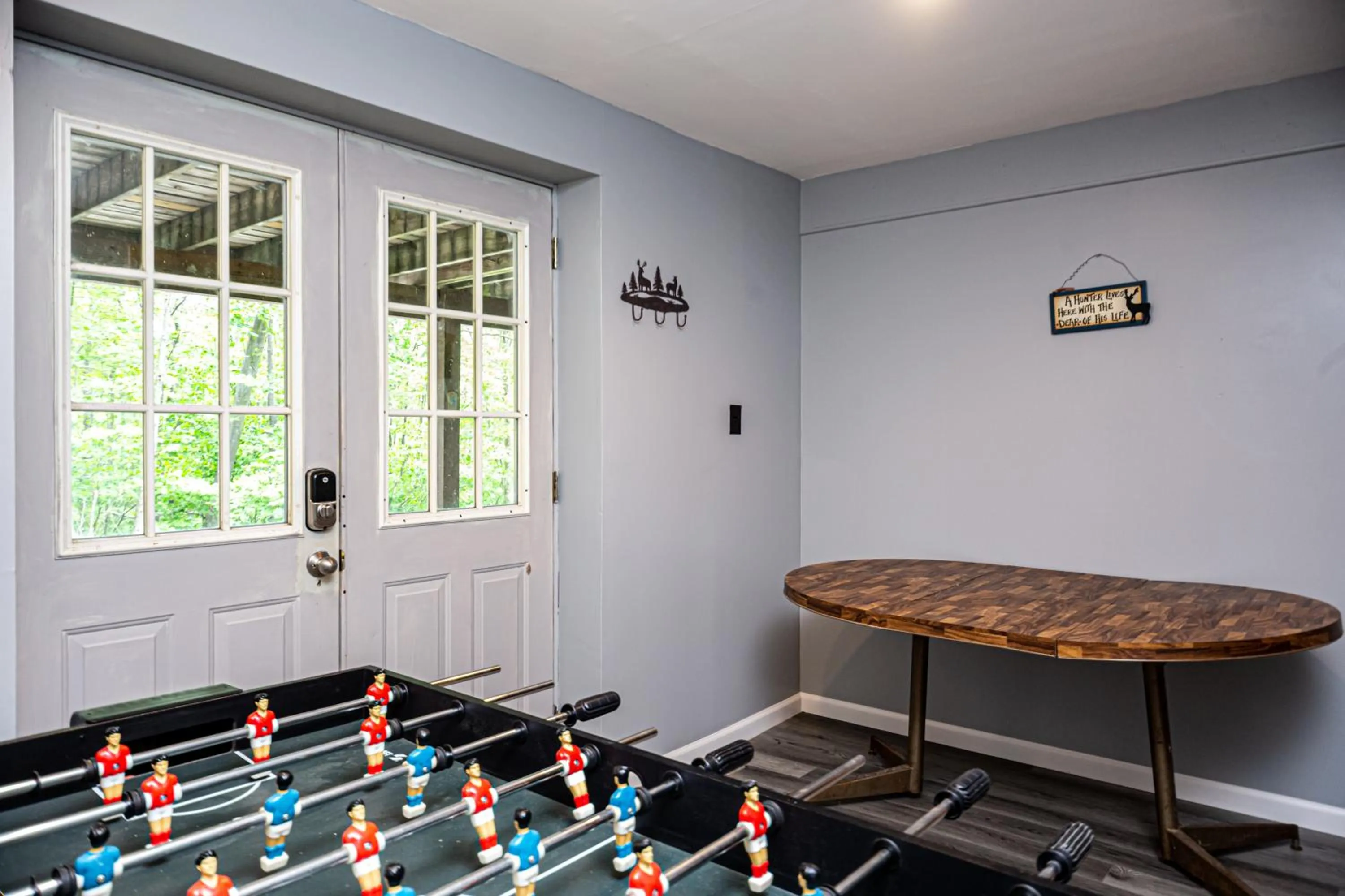 Property building in Home Sweet Cabin