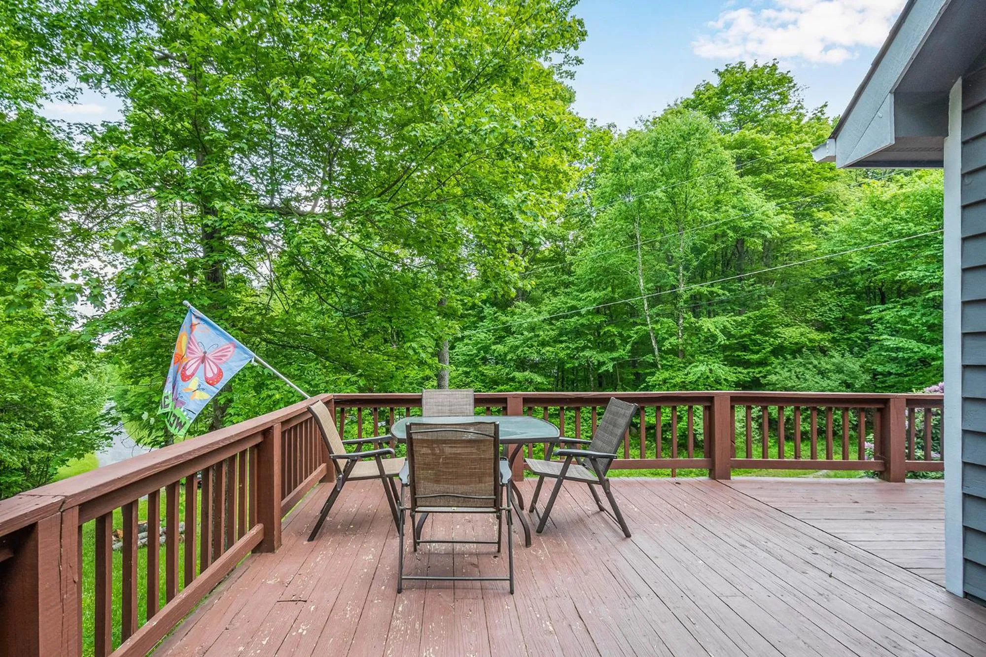 Property building in Home Sweet Cabin