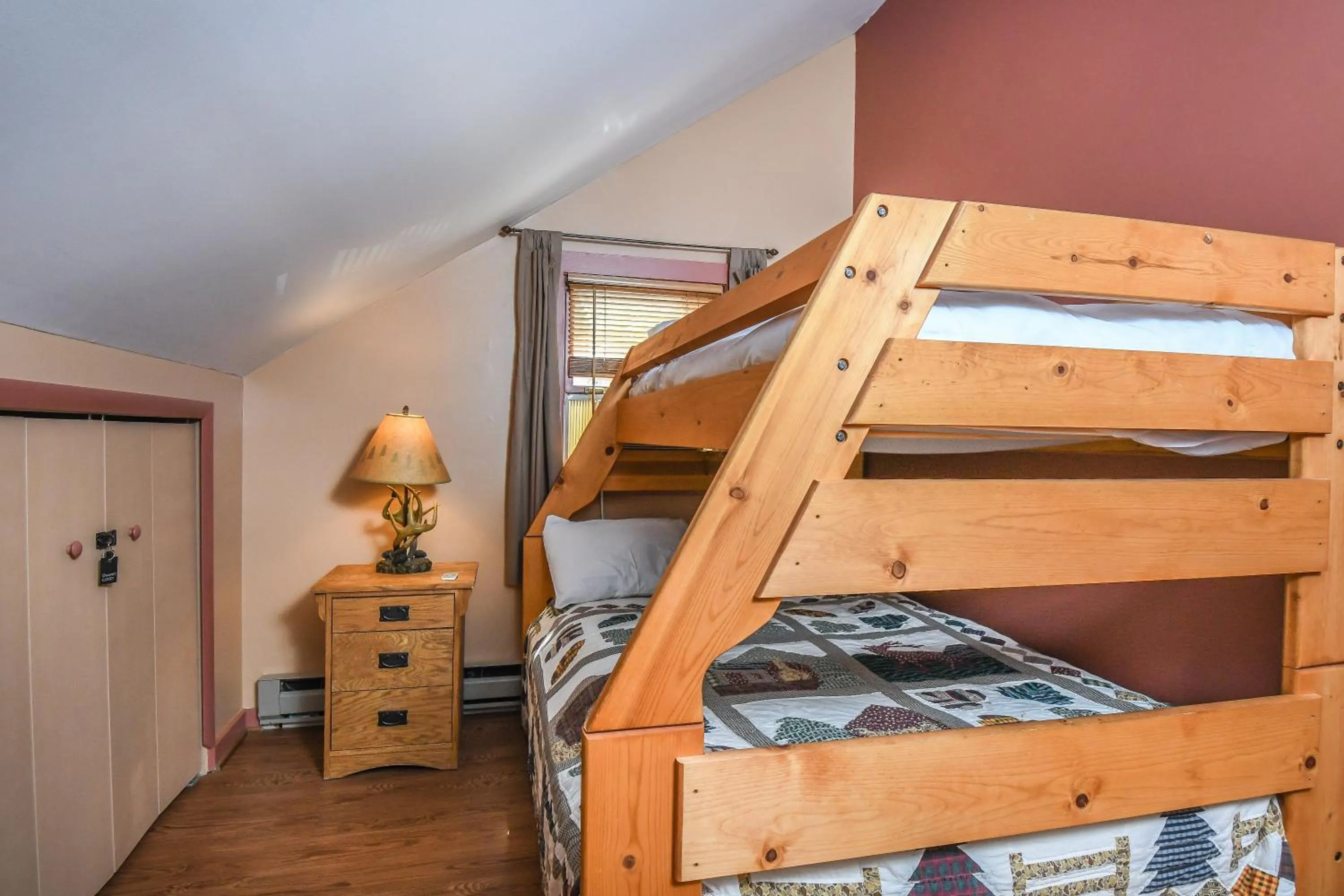 Property building, Bed in Hartwood Village 13