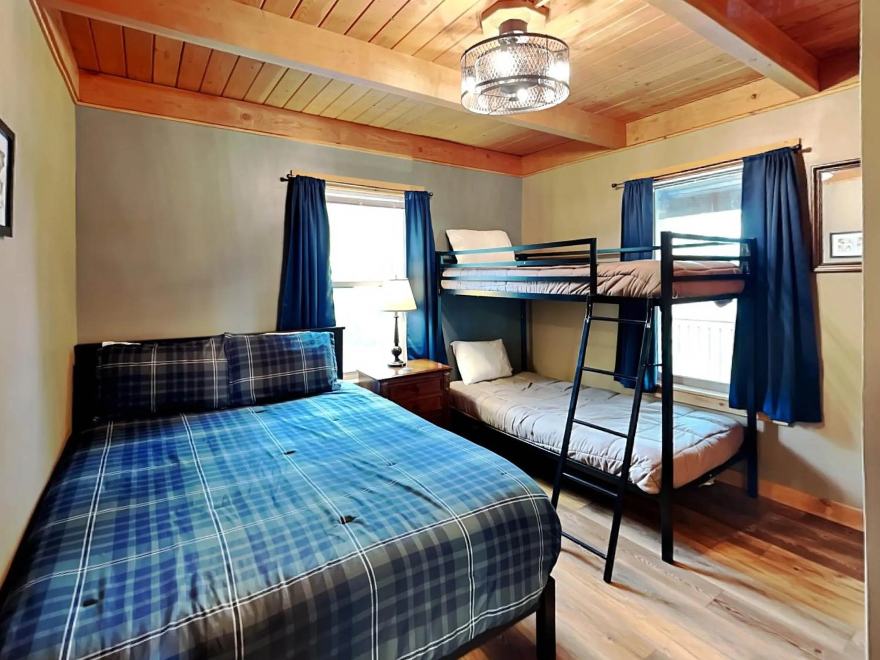 Bed in Mountain Dreams