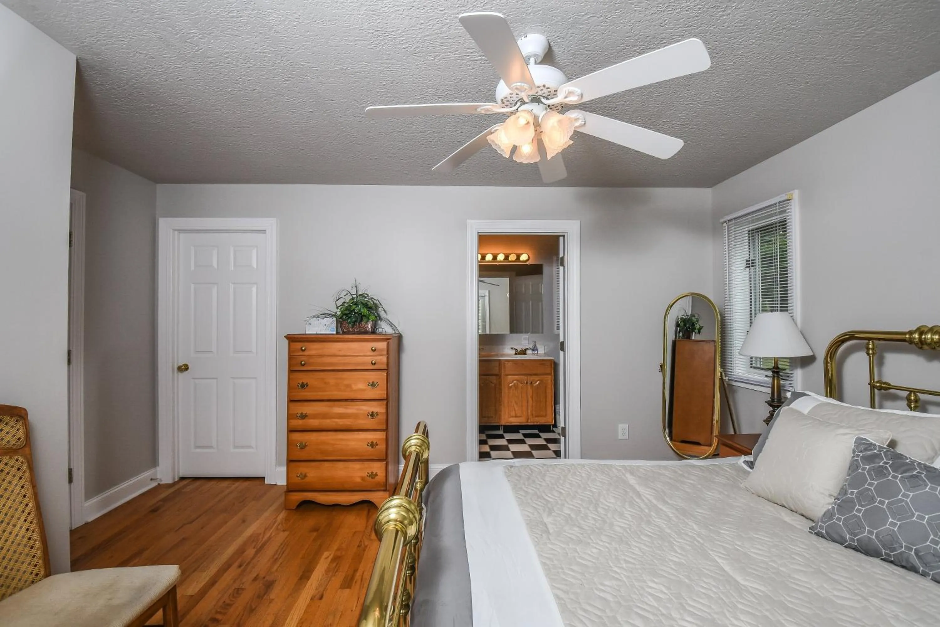 Property building, Bed in Take-A-Break